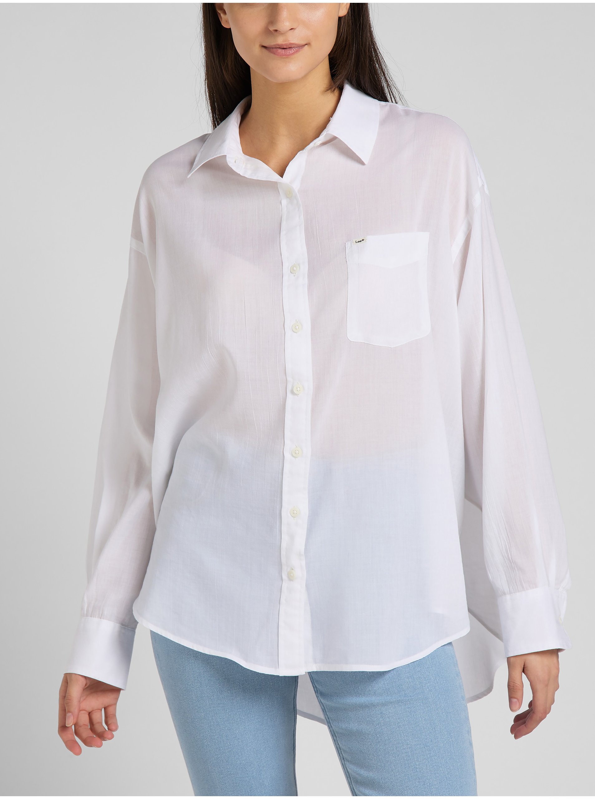 Lacno Biela dámska voľná košeľa s predĺženou zadnou časťou Lee