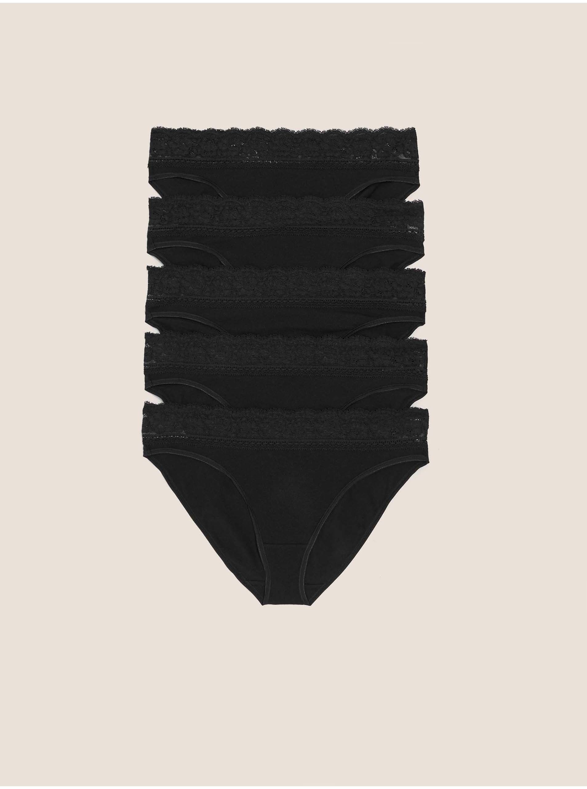 Levně Krajkové kalhotky z bavlny s lycrou, 5 ks v balení Marks & Spencer černá