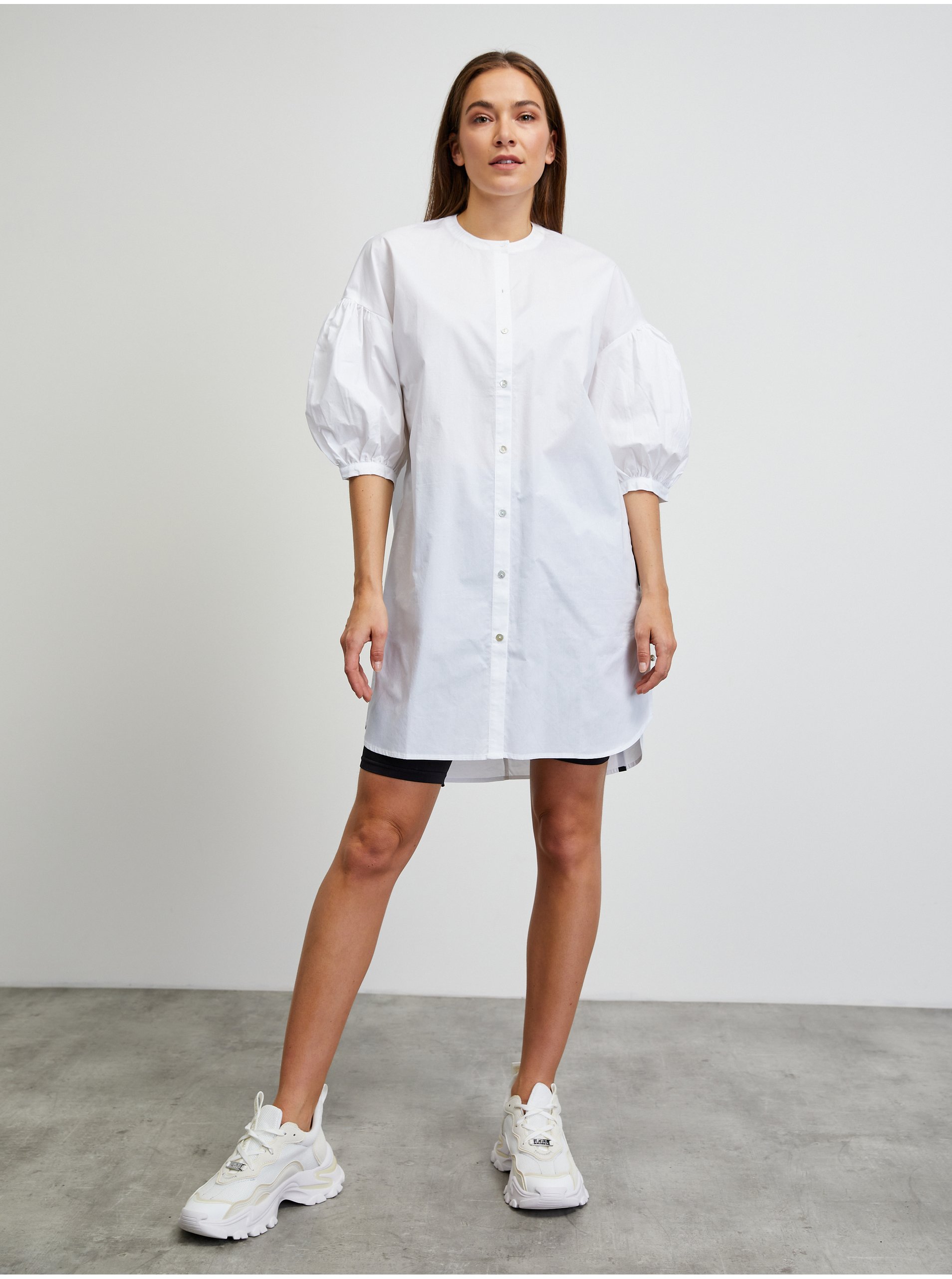 E-shop Bílá prodloužená košile METROOPOLIS by ZOOT.lab Nala