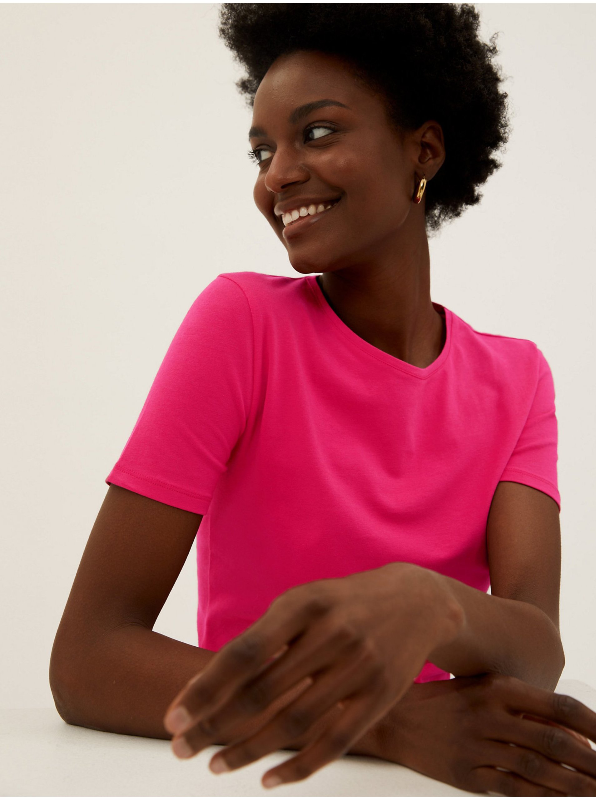 Lacno Priliehavé tričko s vysokým podielom bavlny Marks & Spencer ružová