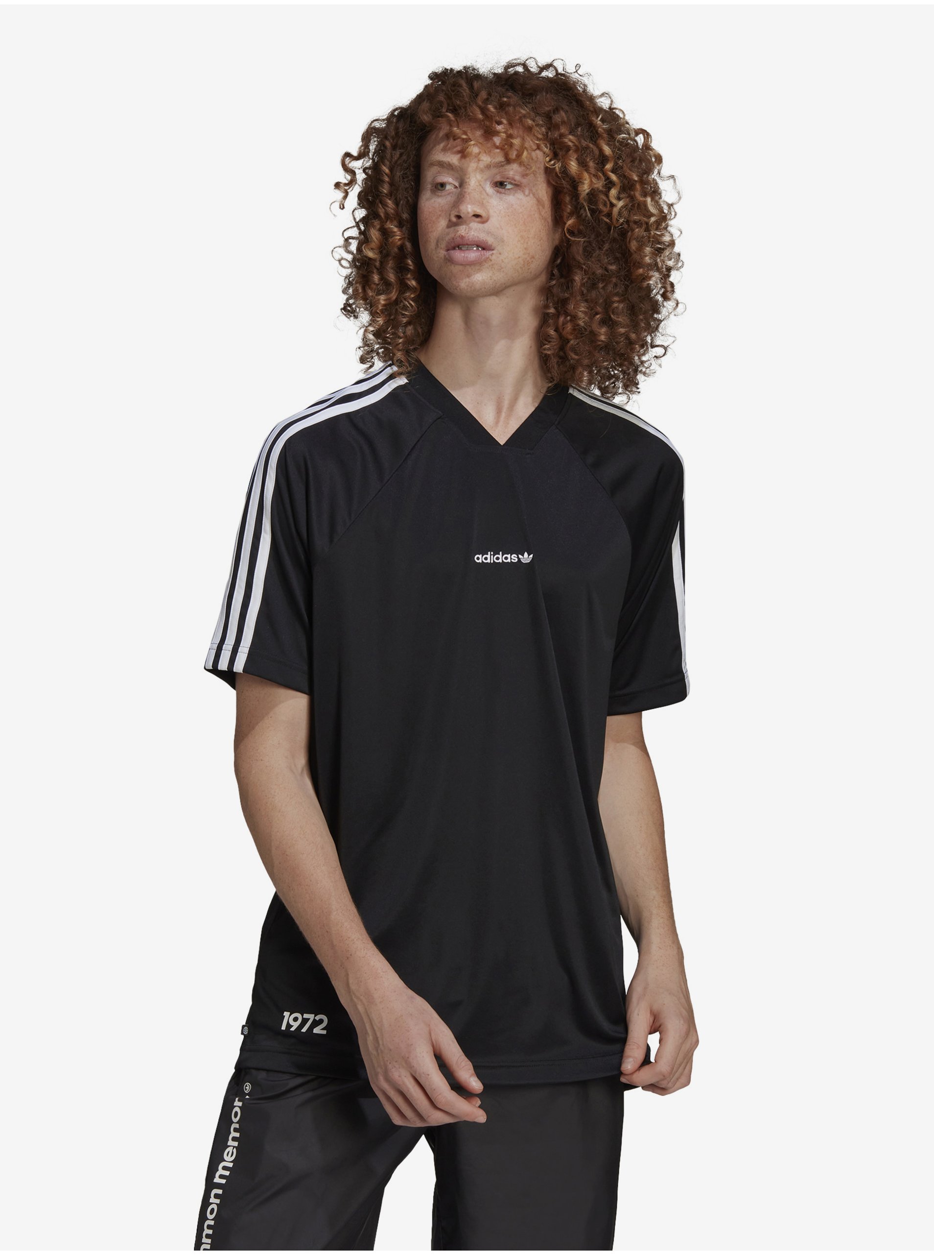 Levně Černé pánské sportovní tričko adidas Originals