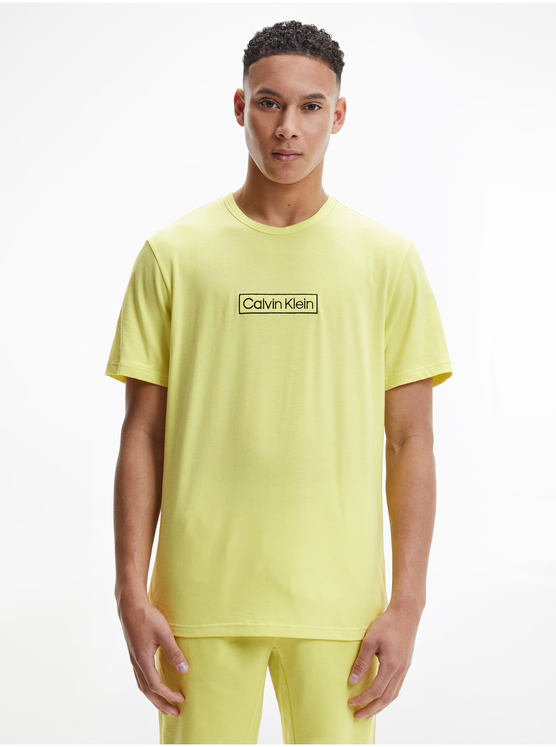 Levně Žluté pánské tričko na spaní Calvin Klein Underwear
