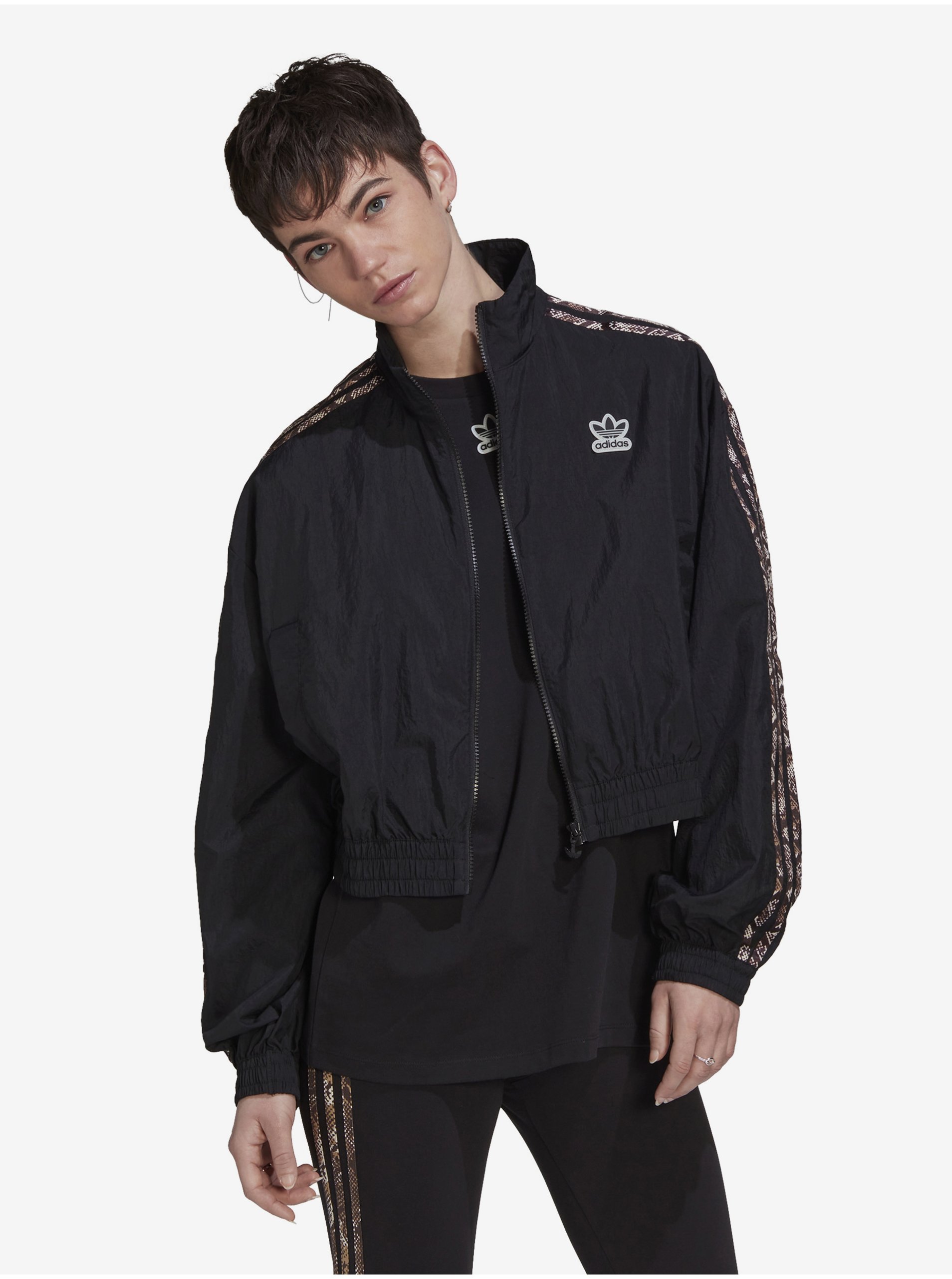 Levně Černá dámská lehká cropped bunda adidas Originals Windbreaker