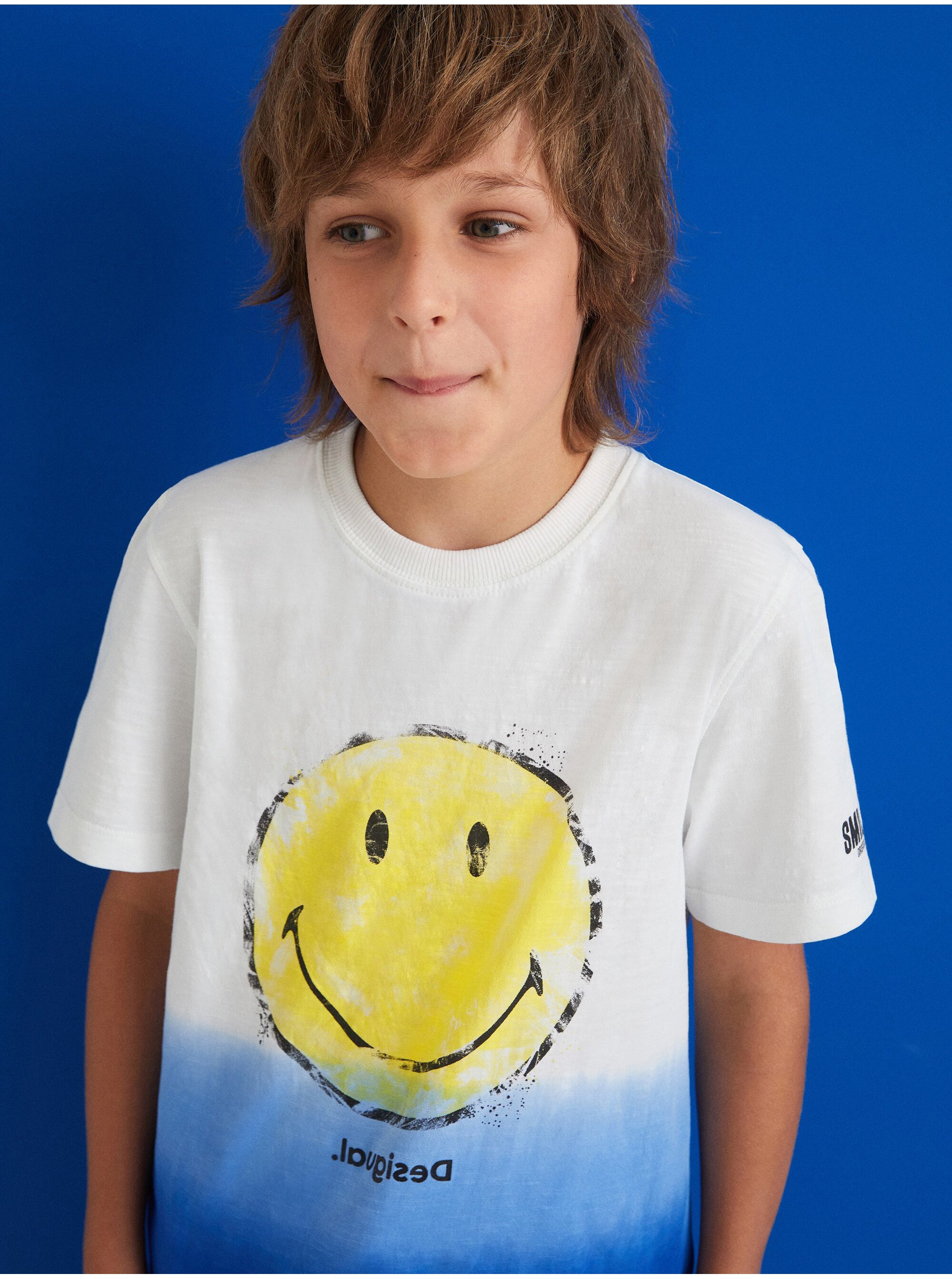Lacno Modro-biele chlapčenské tričko s potlačou Desigual Carambola