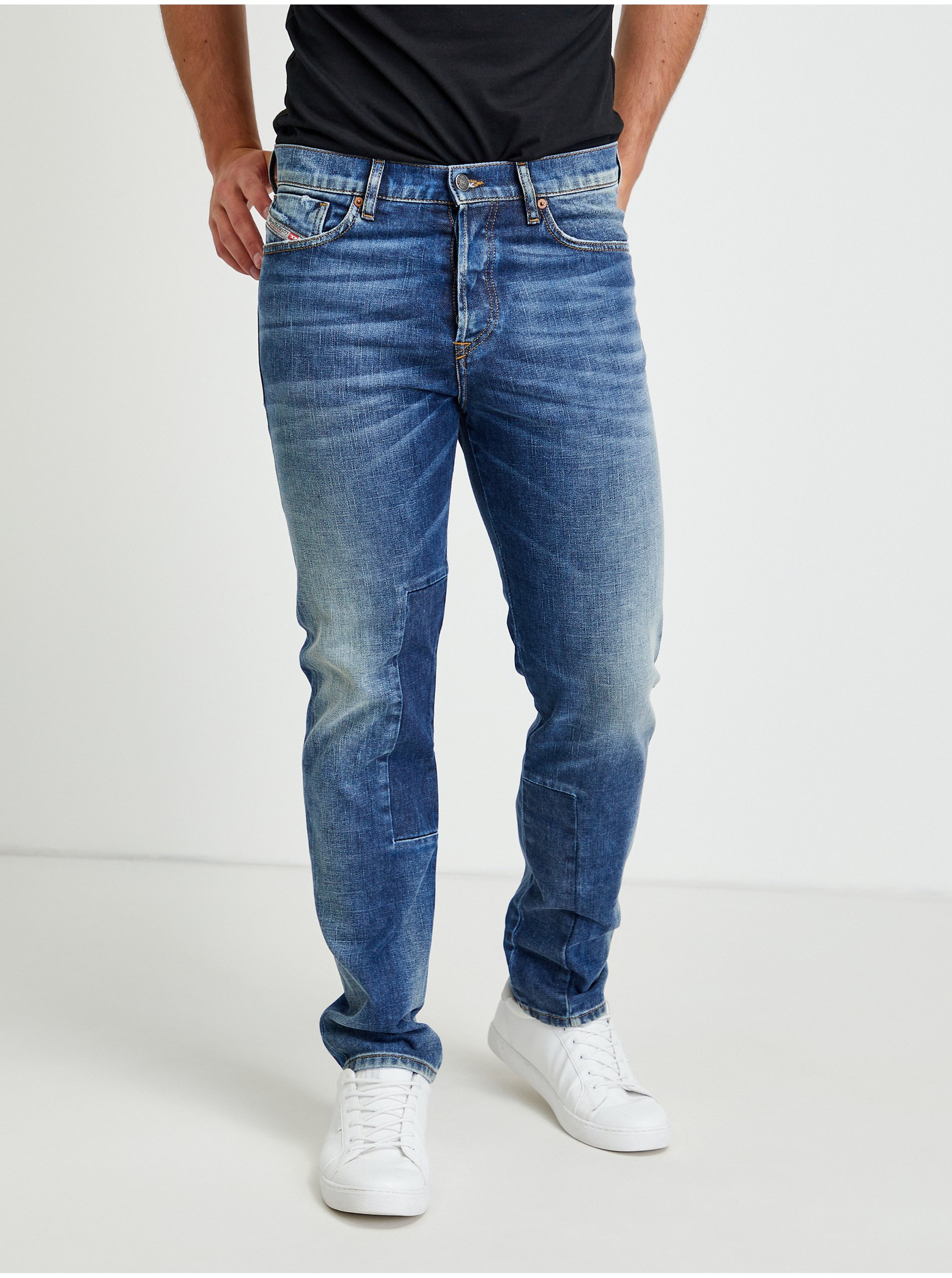 Levně Modré pánské slim fit džíny s vyšisovaným efektem Diesel Fining