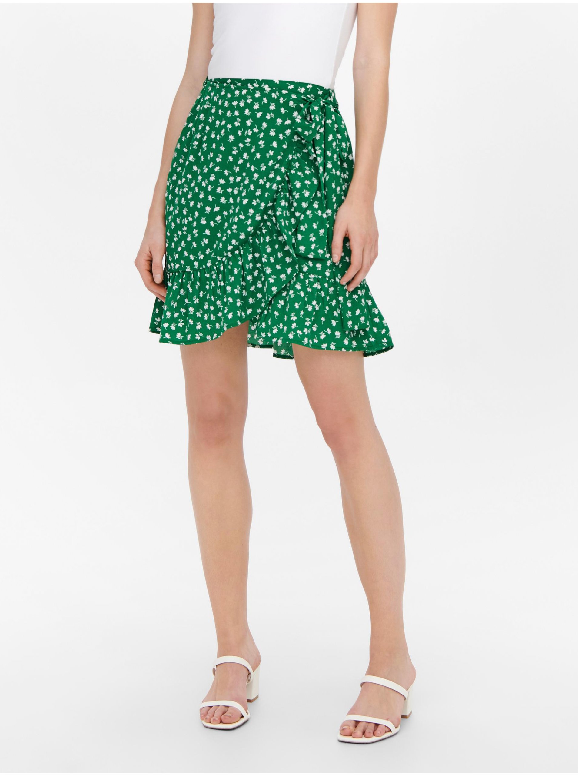 E-shop Zelená květovaná krátká zavinovací sukně ONLY Olivia