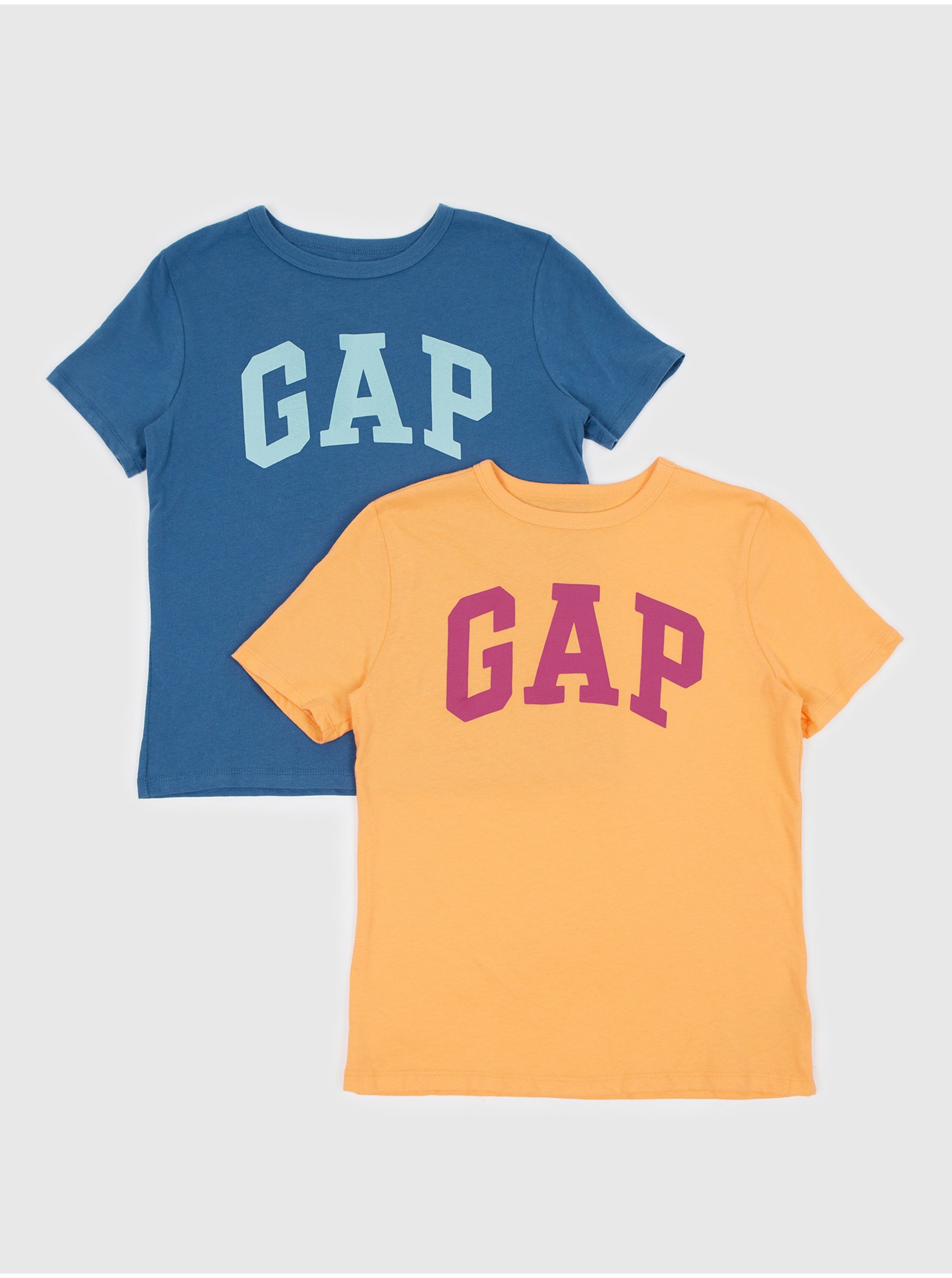 E-shop Sada dvou klučičích triček v modré a oranžové barvě GAP
