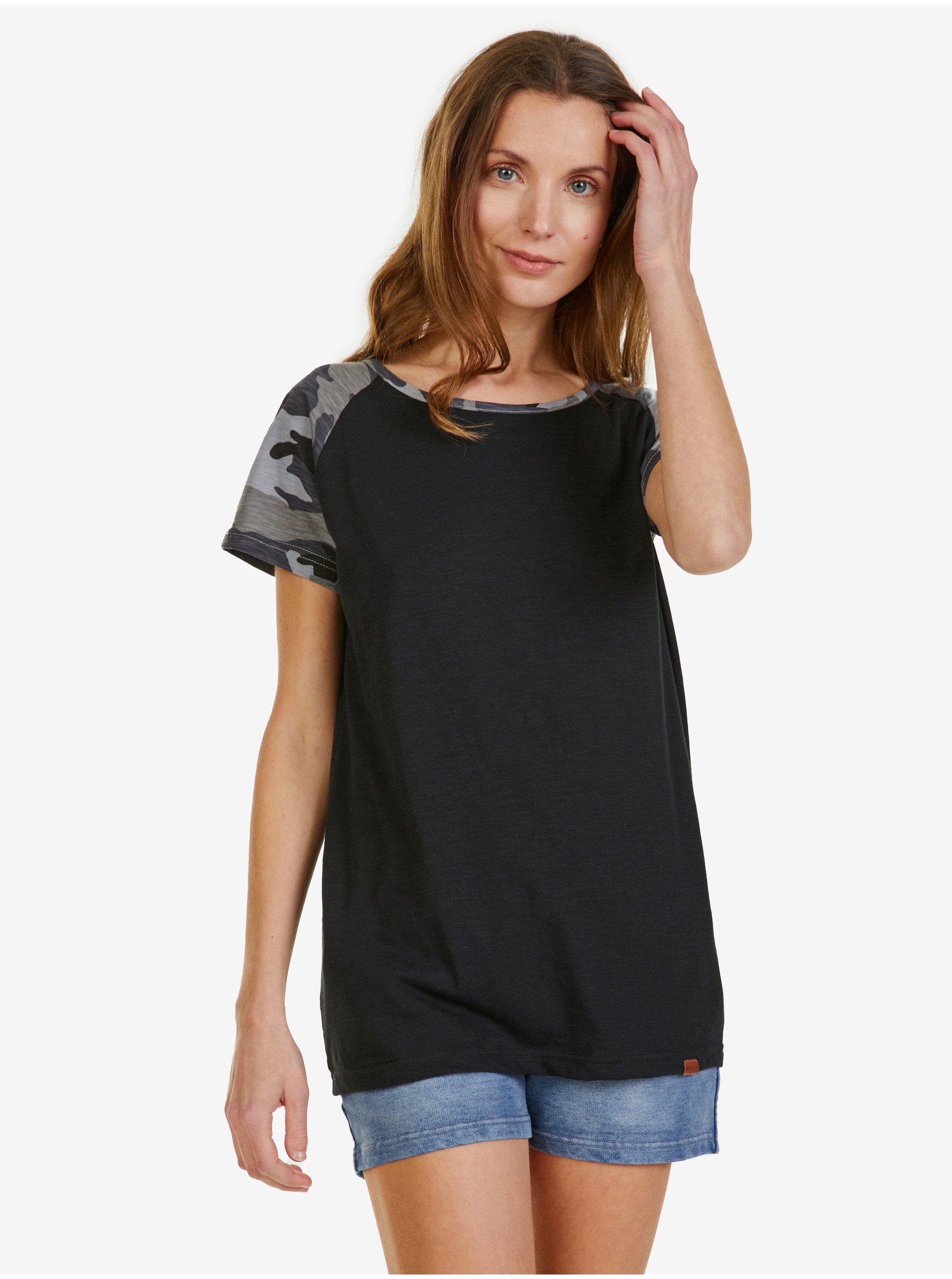 E-shop Černé dámské vzorované tričko SAM 73 Rose