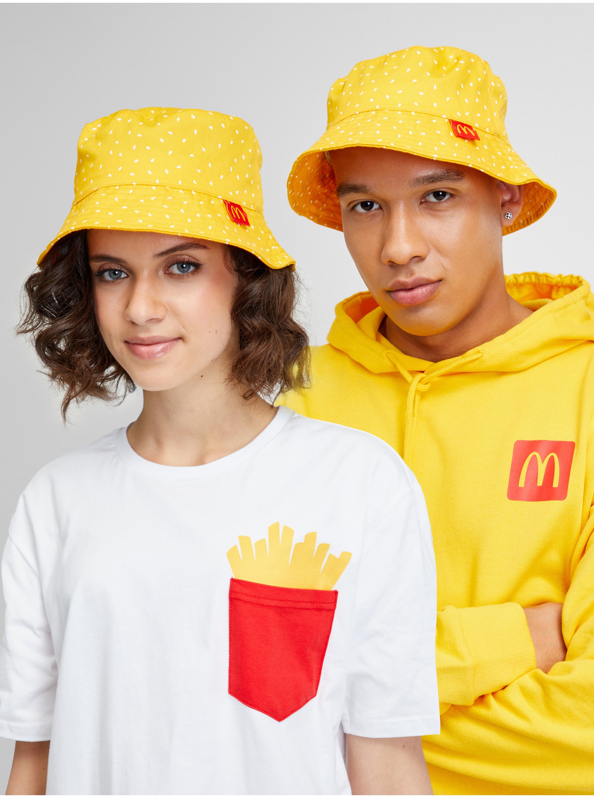 Levně Žlutý klobouk McDonald's Sesame