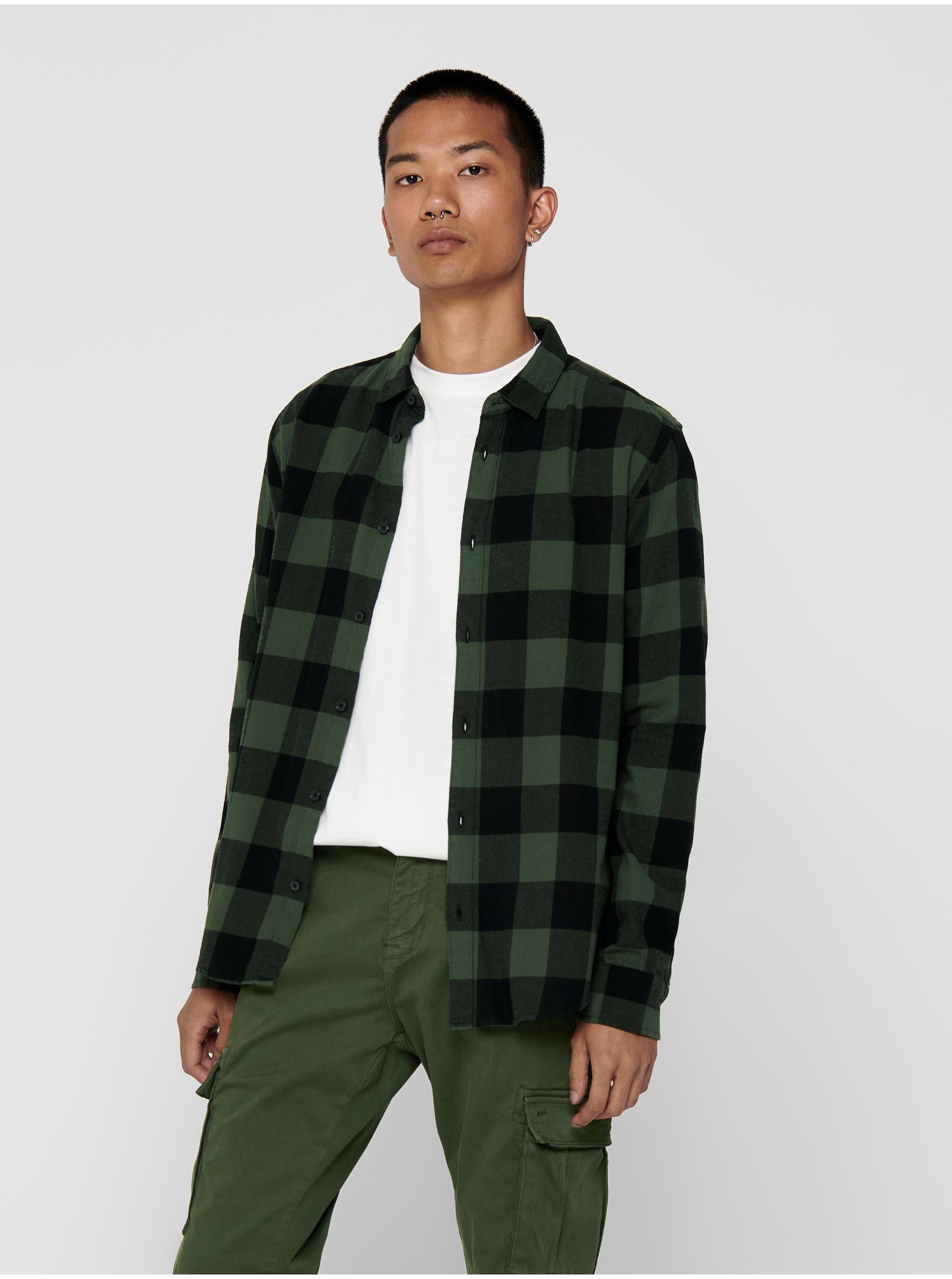 E-shop Čierno-zelená kockovaná košeľa ONLY & SONS Gudmund