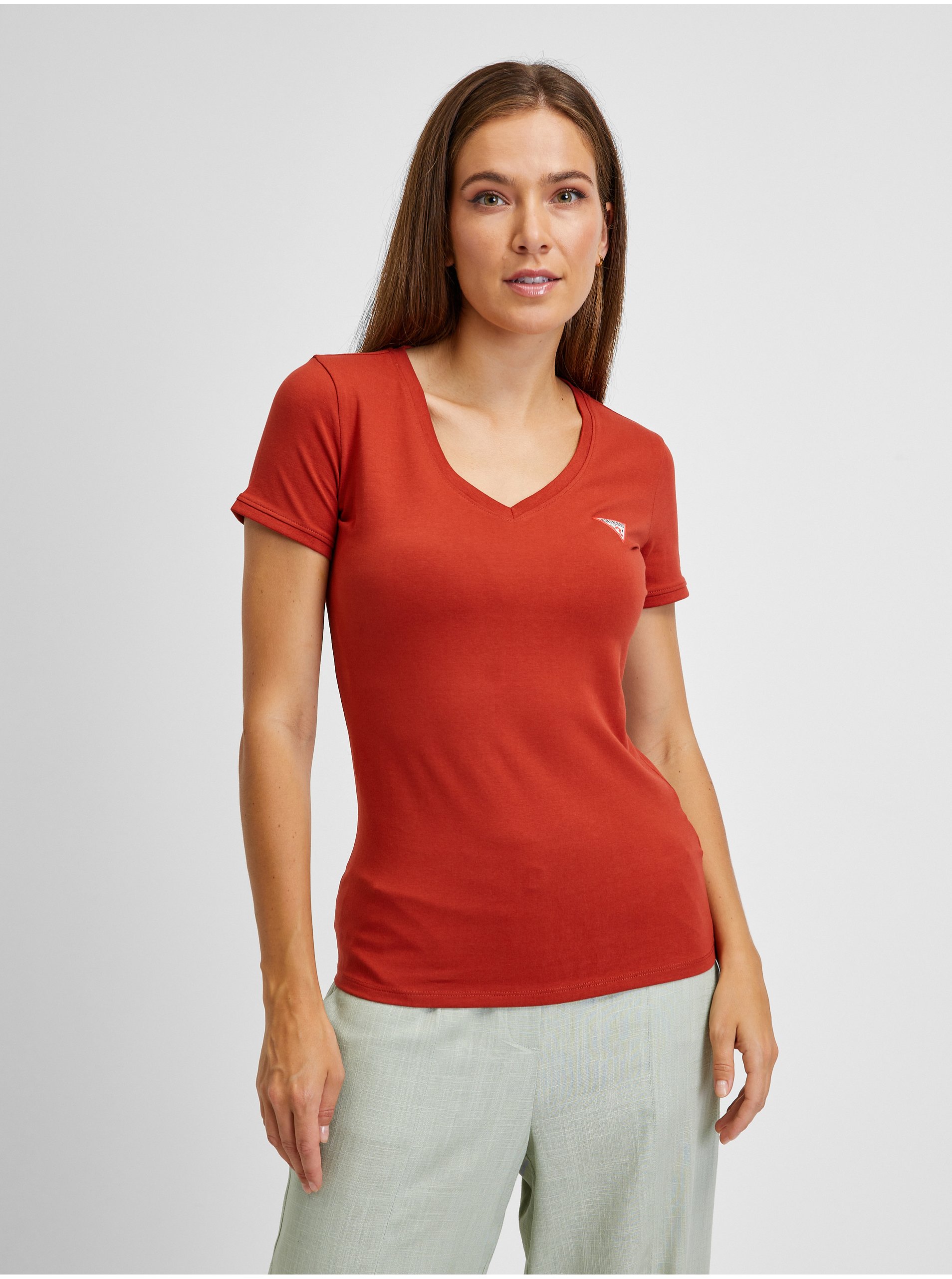 Levně Červené dámské tričko Guess