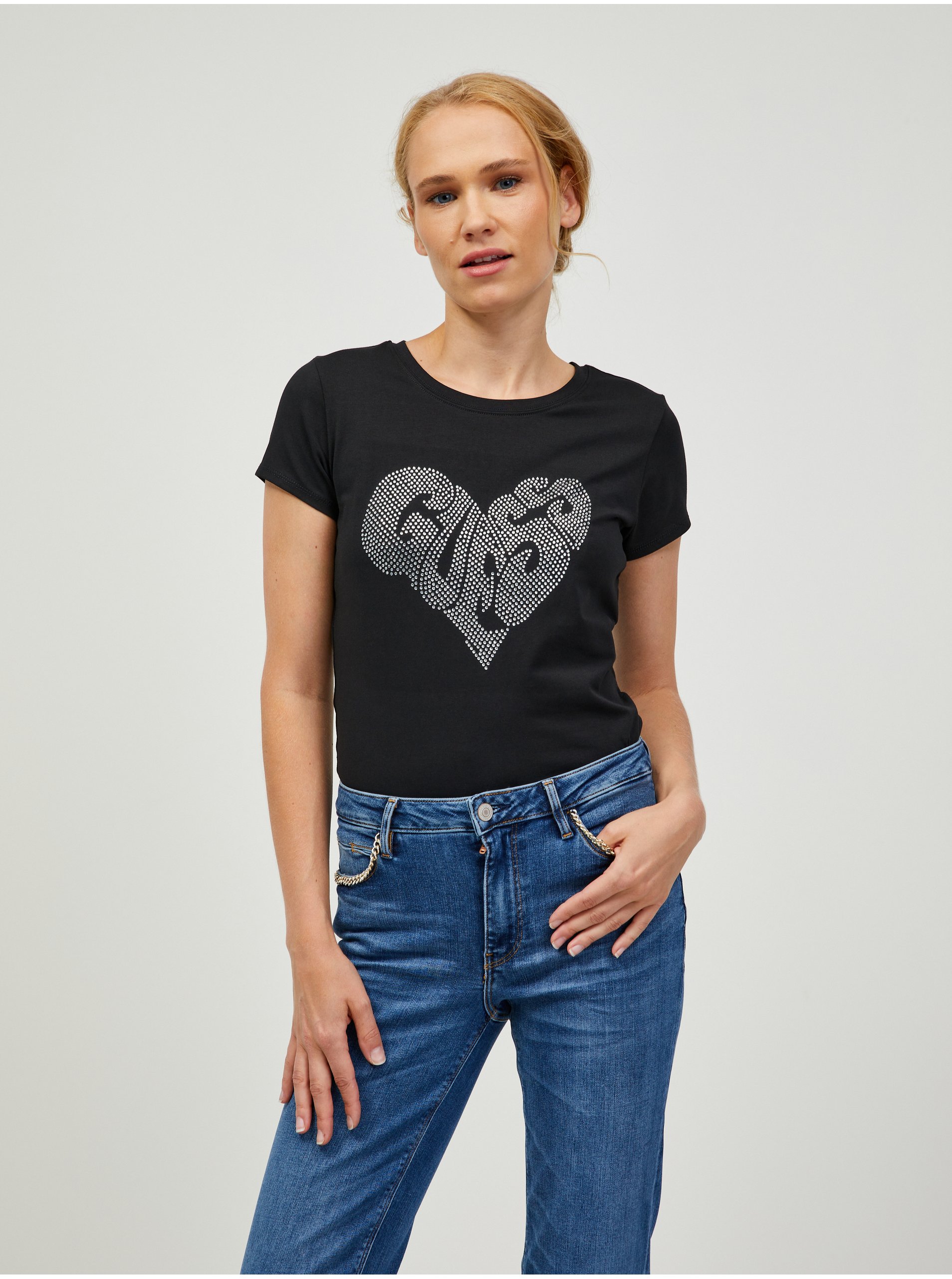 Levně Černé dámské tričko Guess Heart