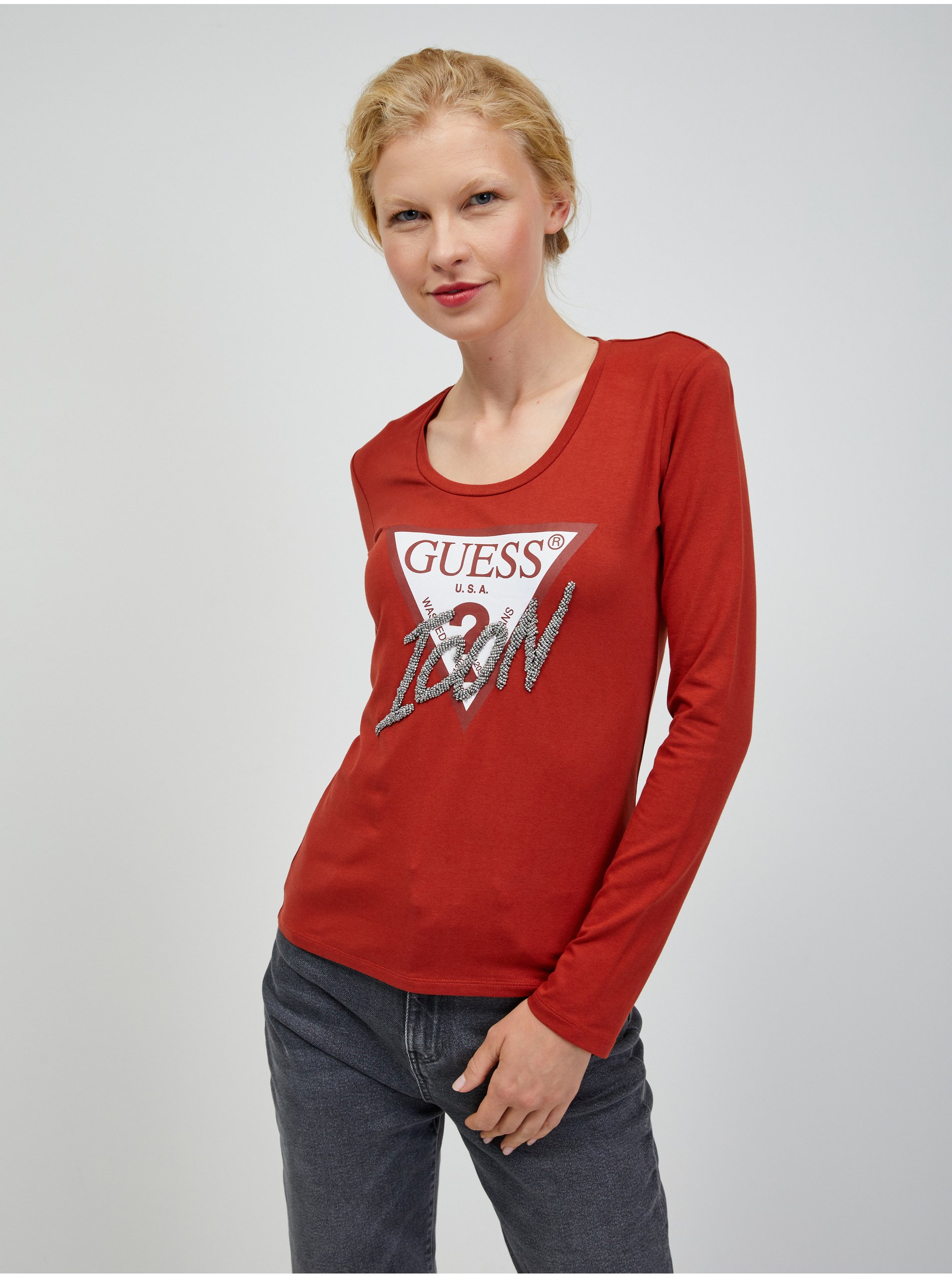 Levně Červené dámské tričko s dlouhým rukávem Guess