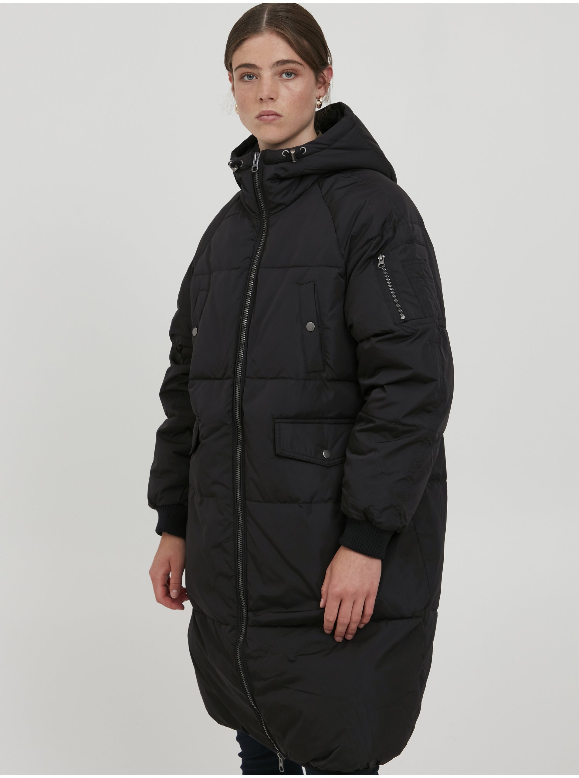 E-shop Černý prošívaný oversize kabát s kapucí ICHI