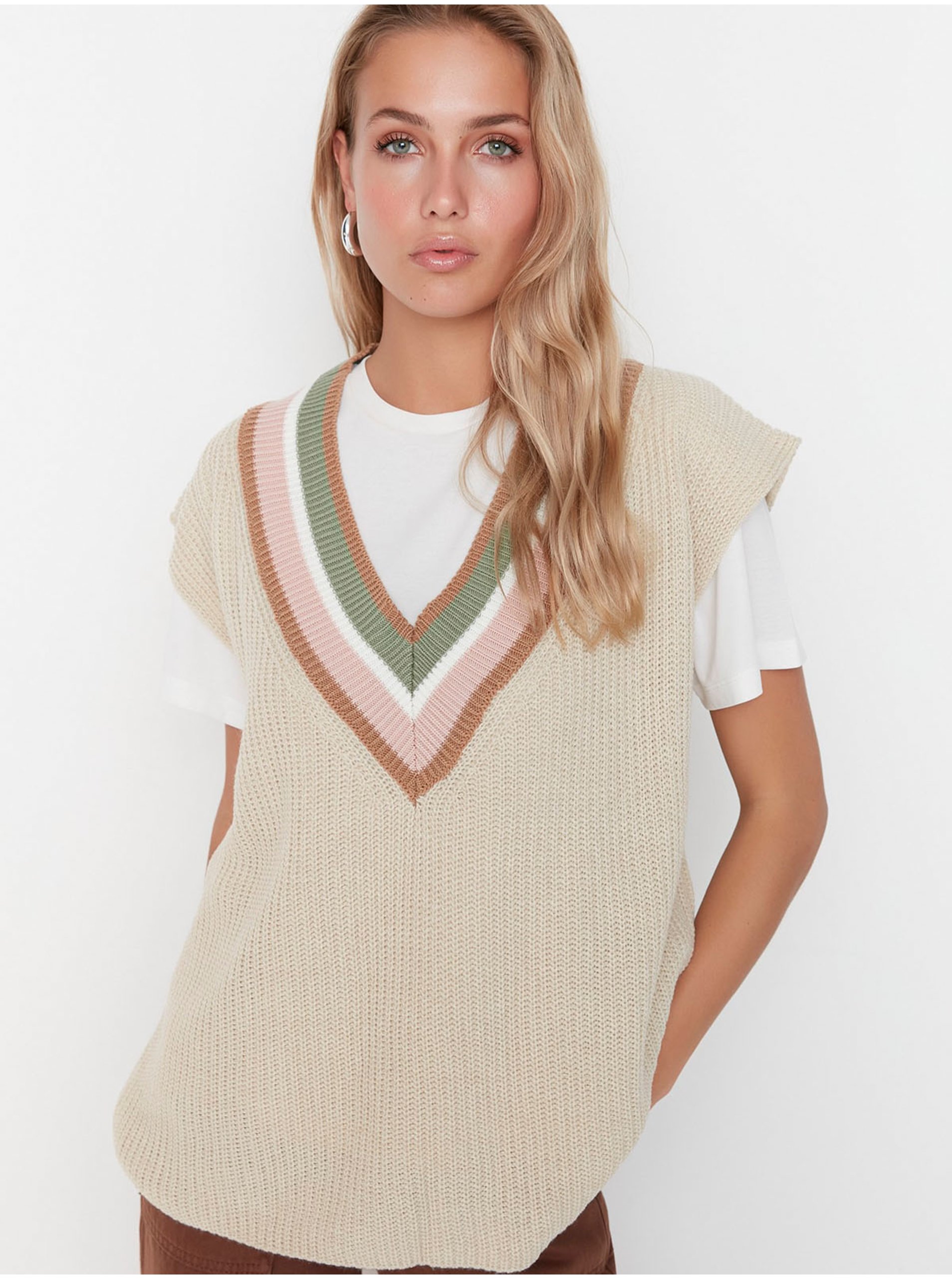 E-shop Béžová dámská svetrová vesta Trendyol