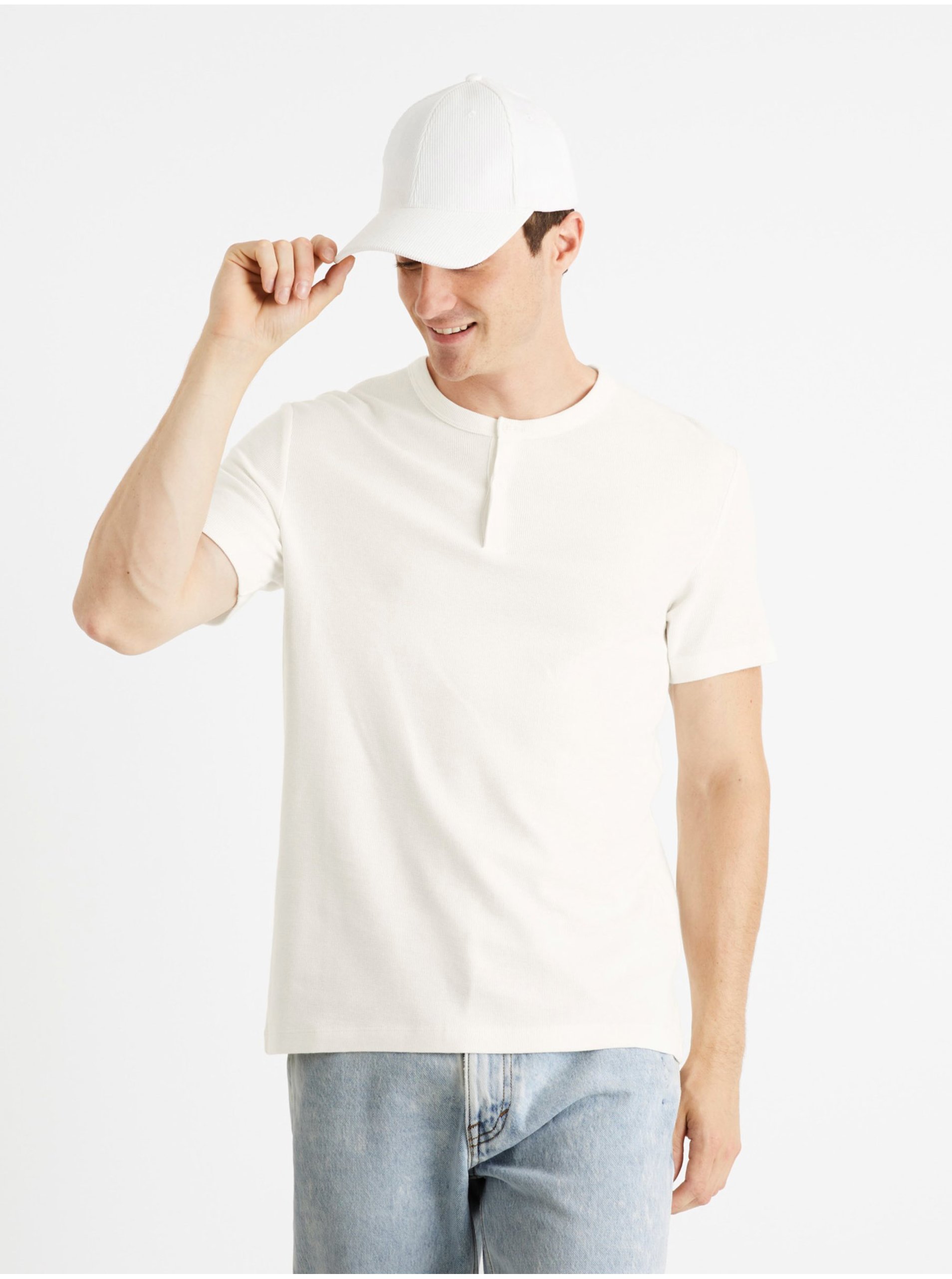 E-shop Béžové tričko s krátkým rukávem Celio Cegabble