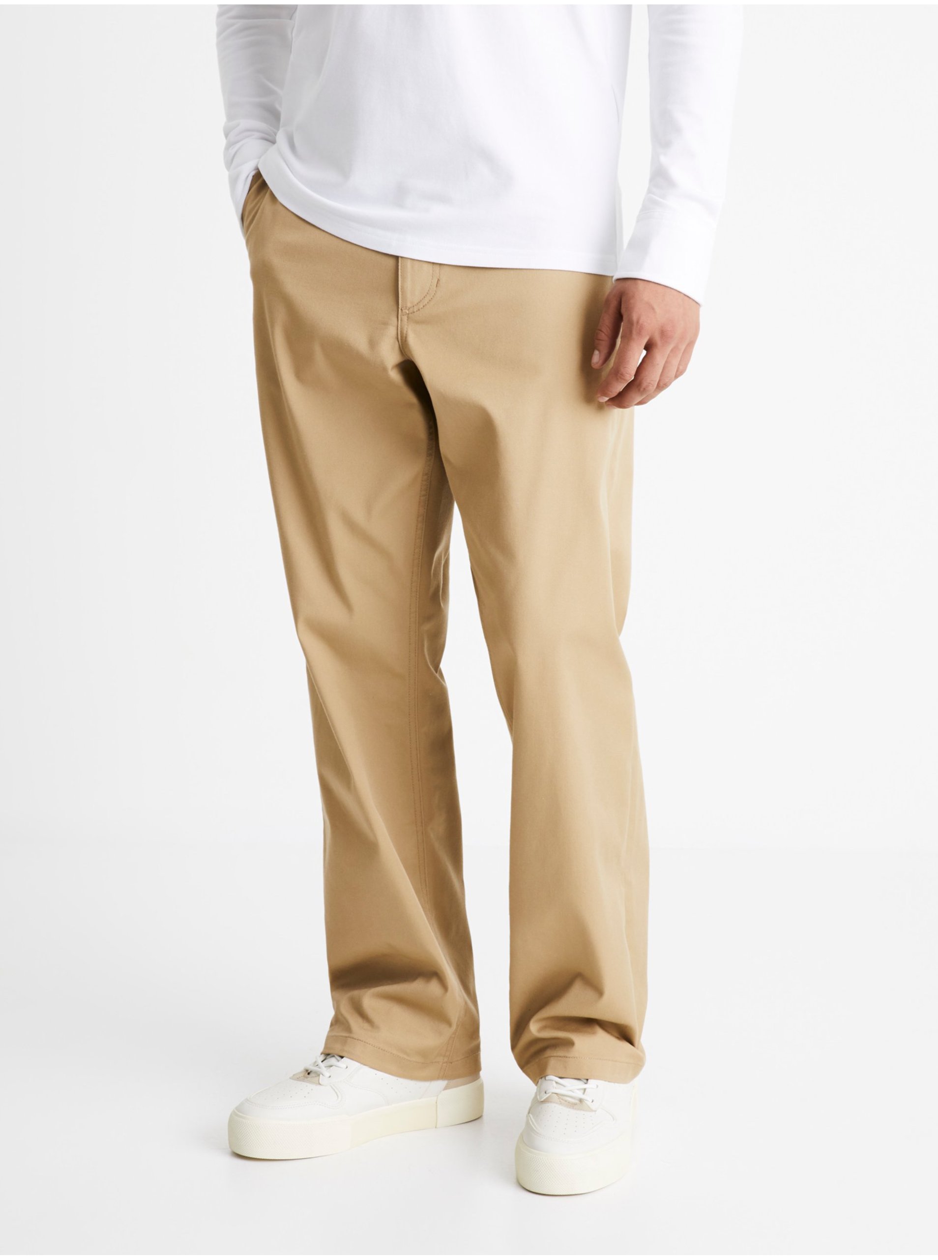 Levně Béžové pánské volné kalhoty Celio Coloose1