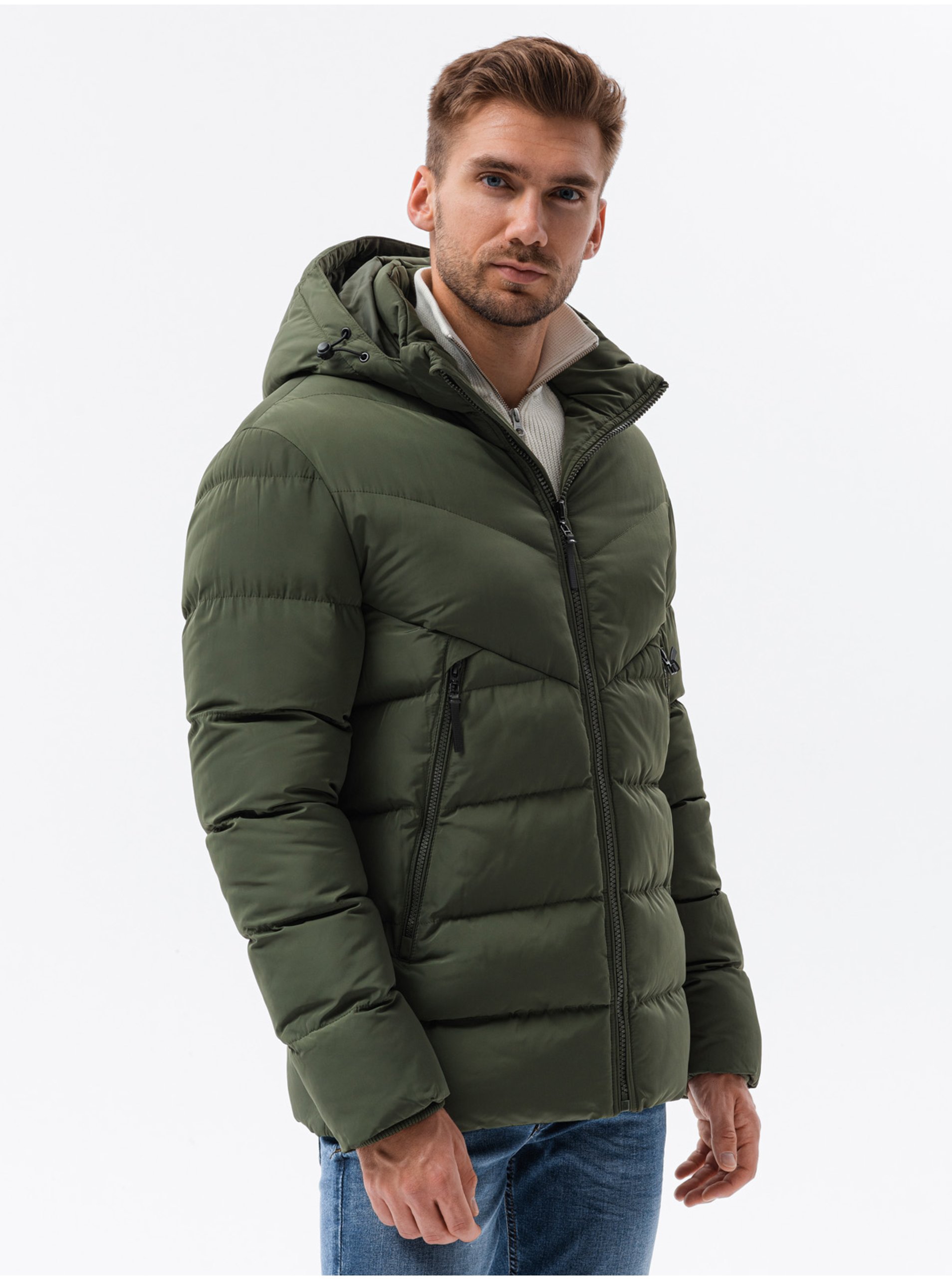 Levně Tmavě zelená pánská zimní prošívaná bunda Ombre Clothing