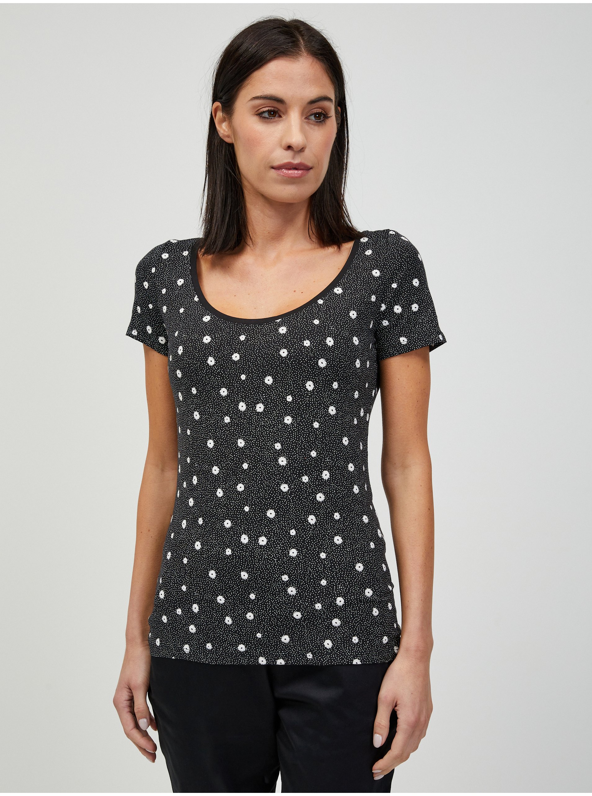 E-shop Černé květované tričko ORSAY