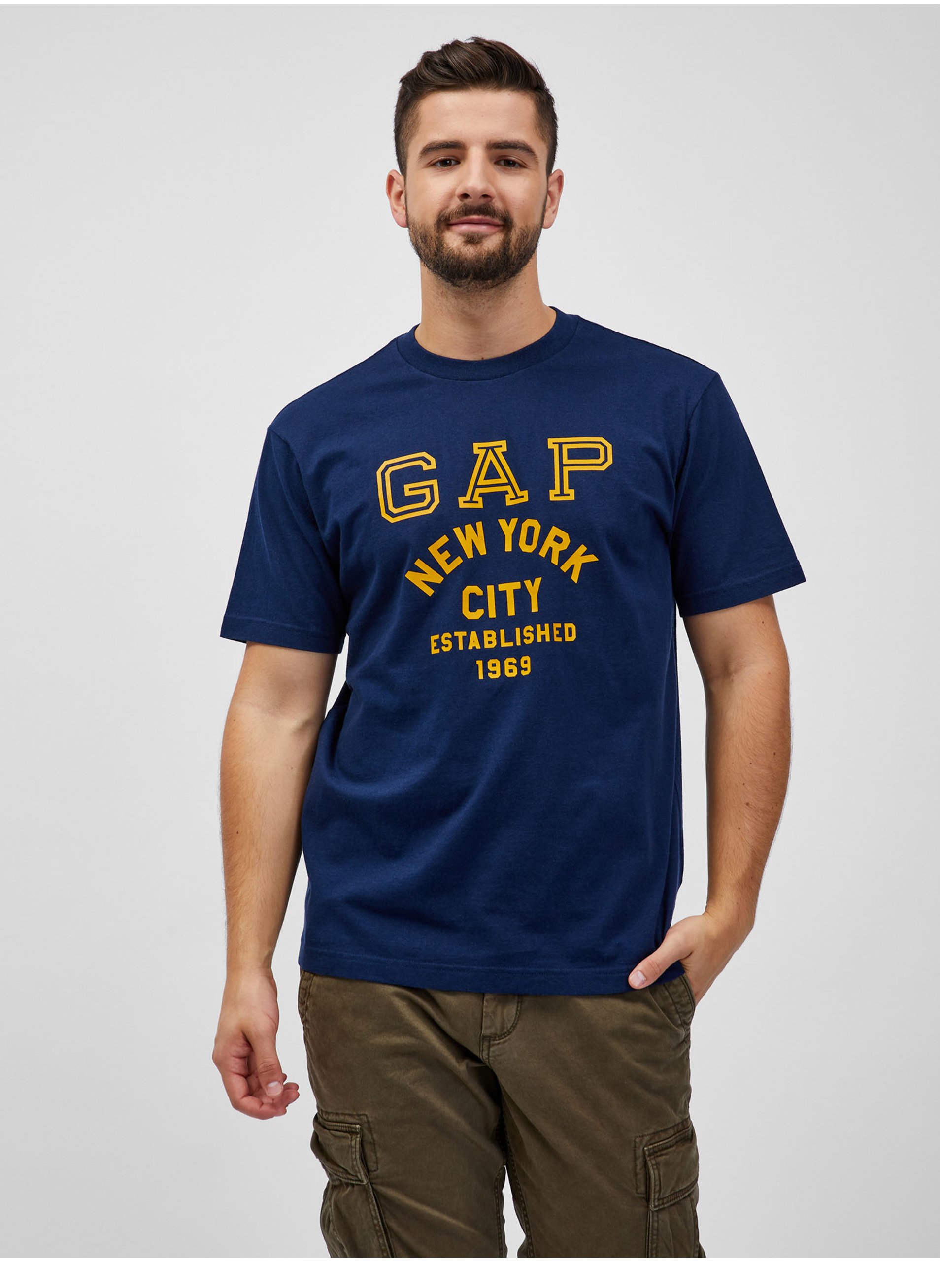 Levně Tmavě modré pánské tričko GAP New York City