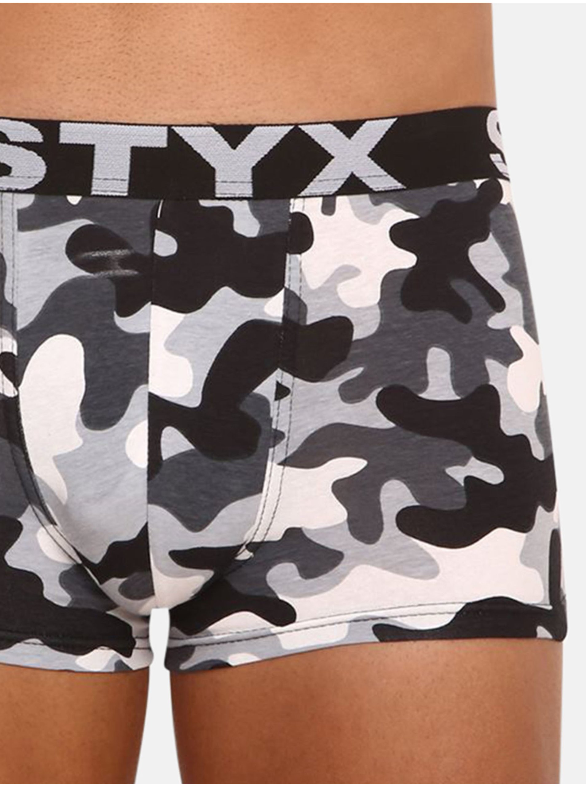 Levně Pánské boxerky Styx art sportovní guma maskáč