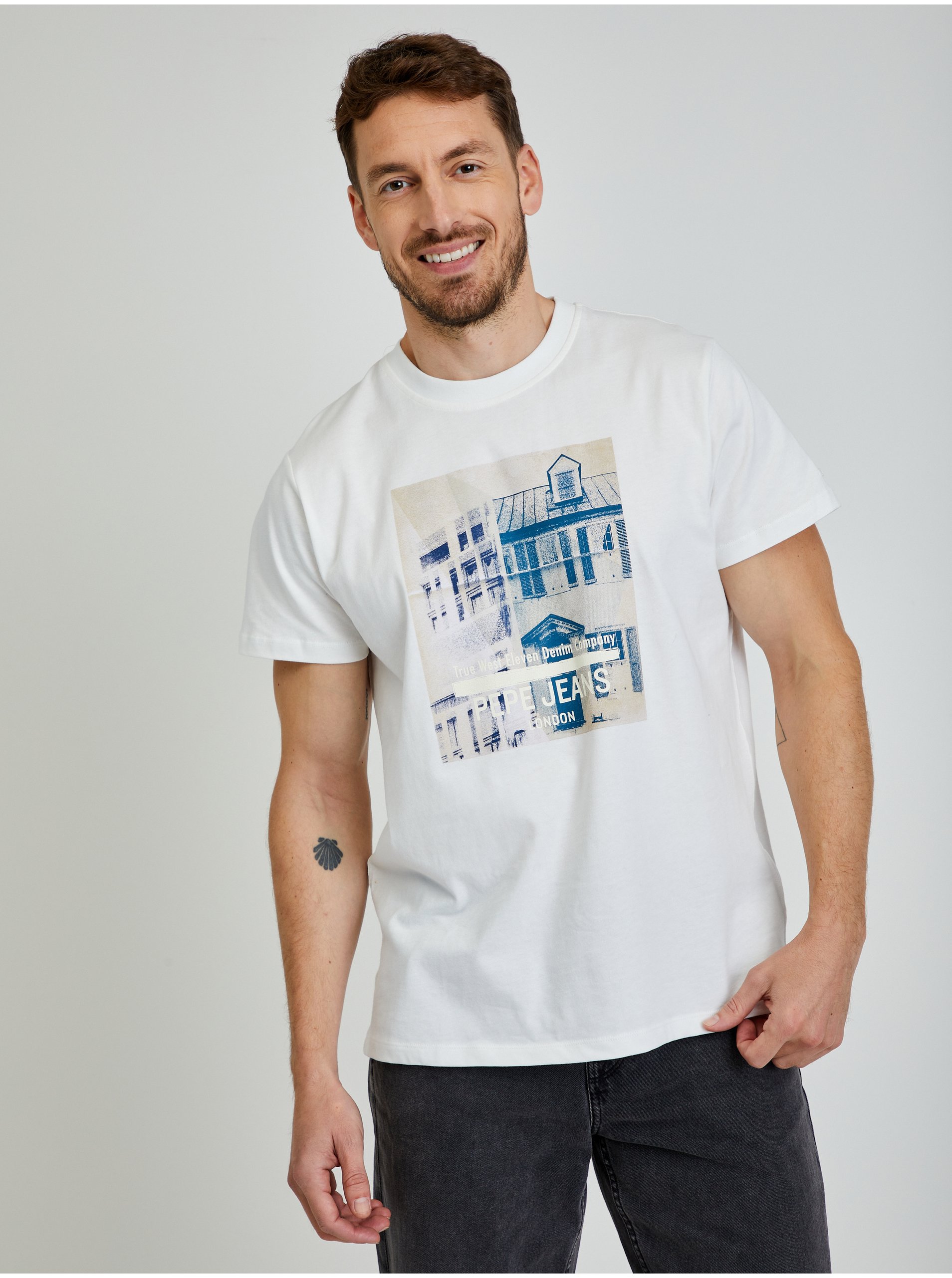 Levně T-Shirts Pepe Jeans