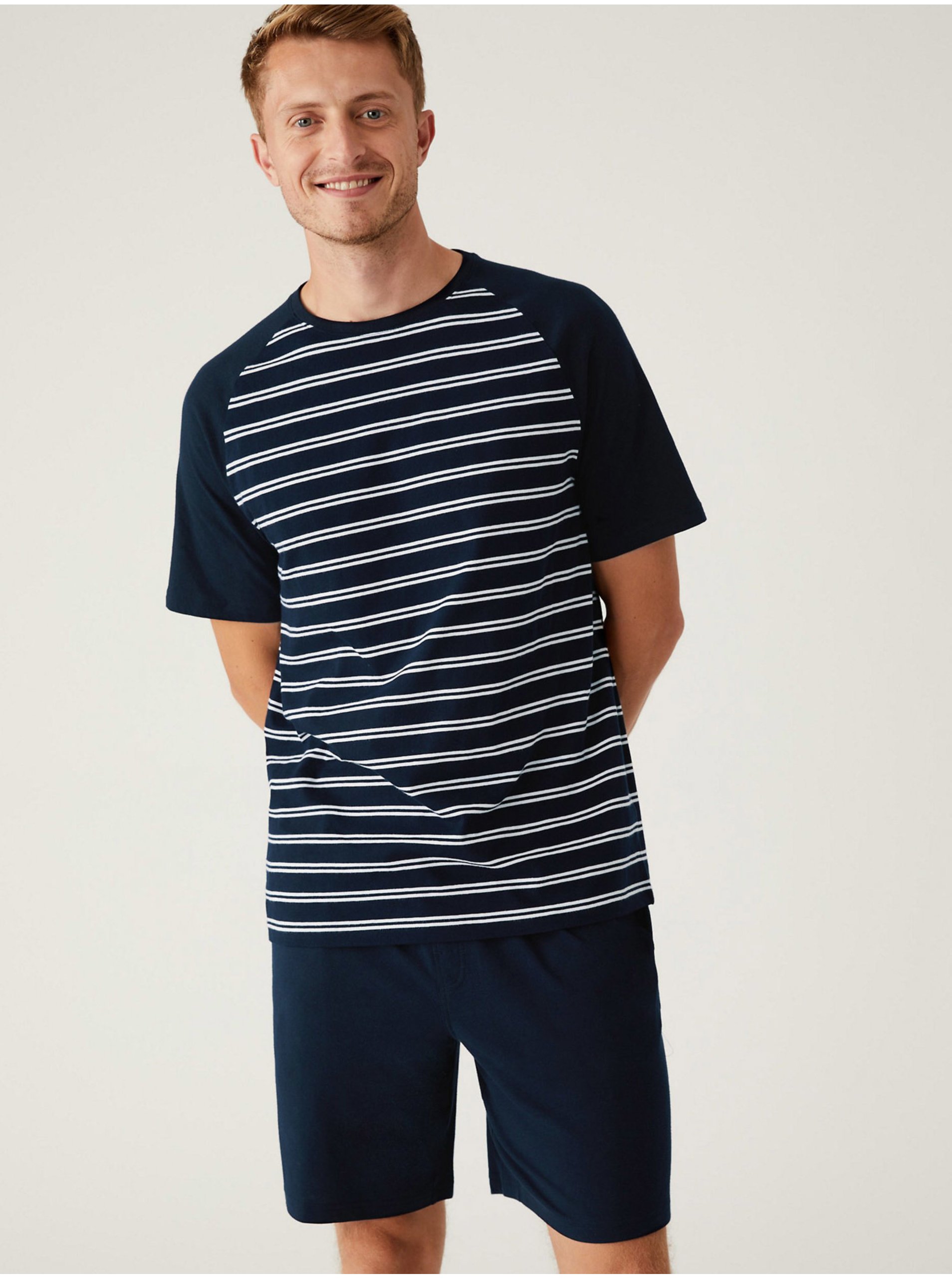 Levně Tmavě modré pánské pruhované krátké pyžamo Marks & Spencer