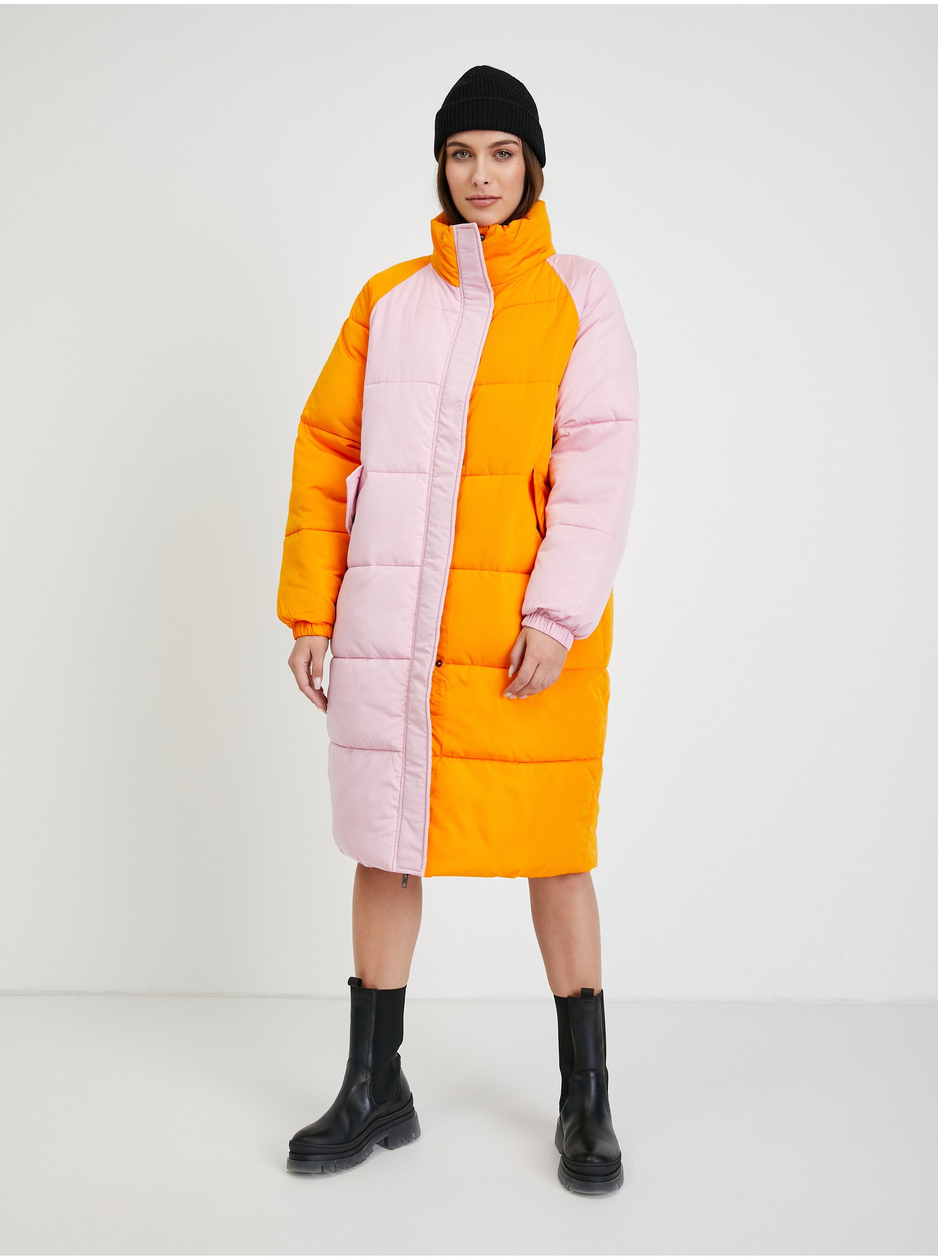 Levně Růžovo-oranžový dámský zimní kabát ICHI