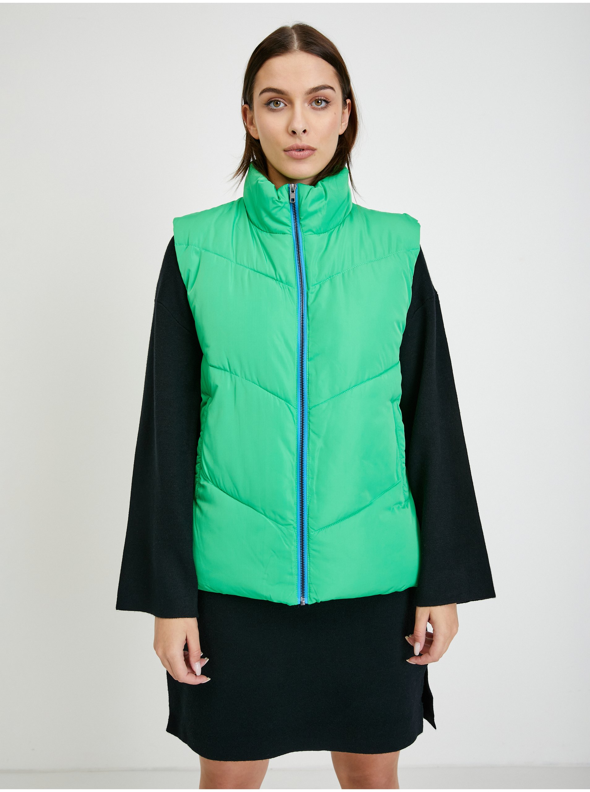 E-shop Světle zelená prošívaná vesta ICHI