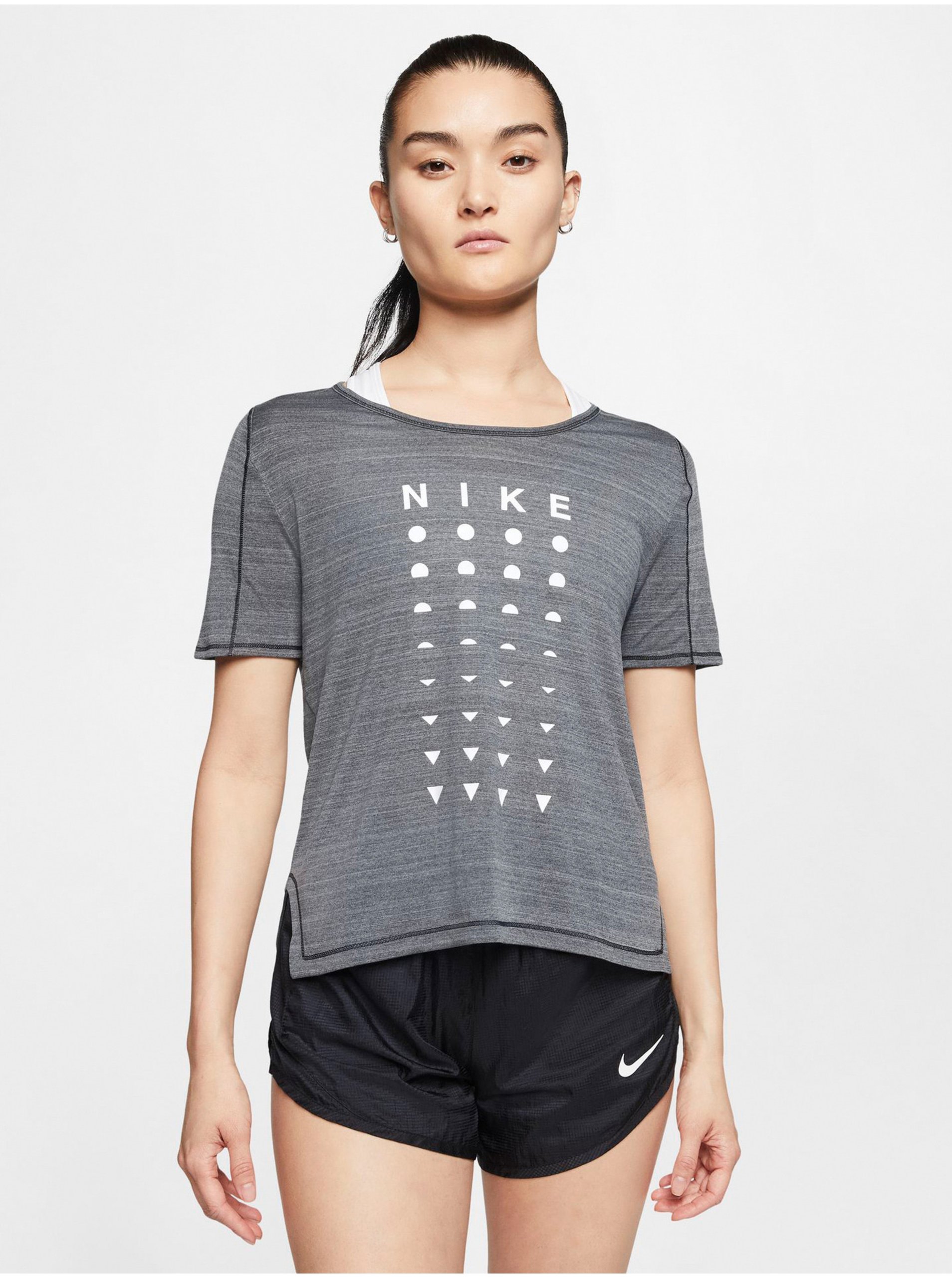 Lacno Tričká s krátkym rukávom pre ženy Nike - sivá