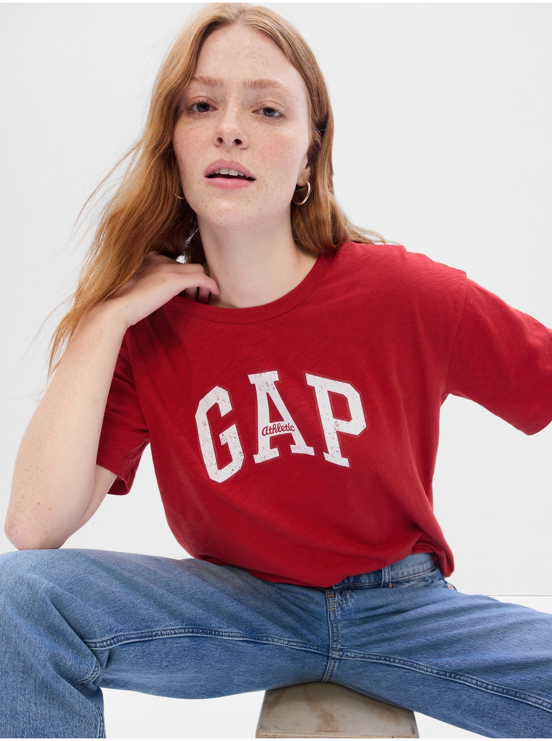 Levně Červené dámské bavlněné tričko GAP
