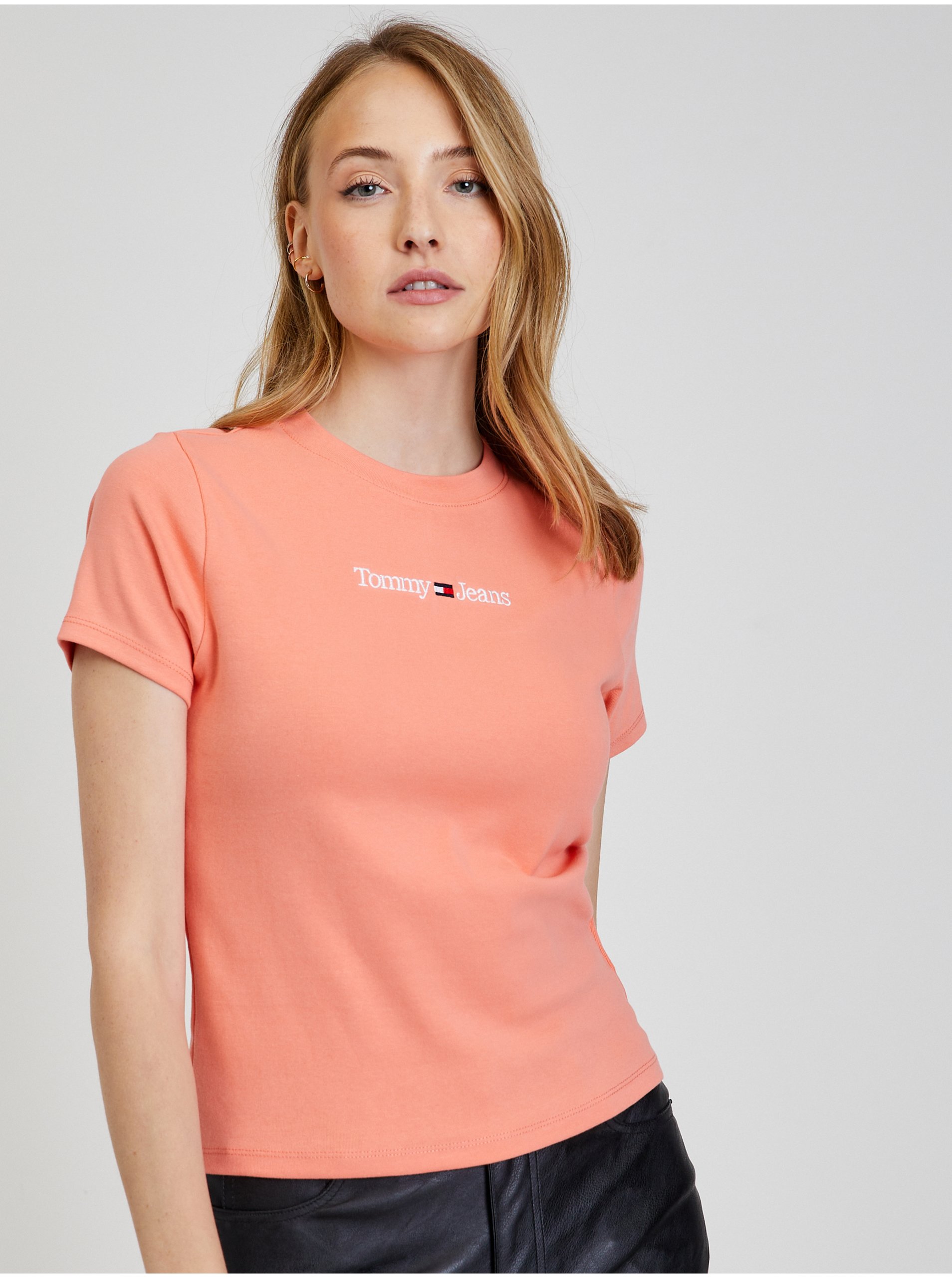 E-shop Tričká s krátkym rukávom pre ženy Tommy Jeans - oranžová