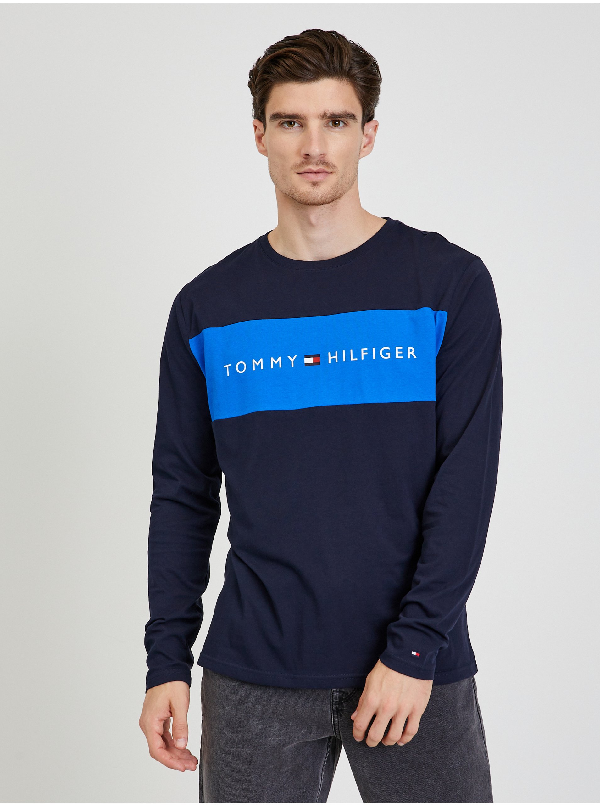 E-shop Tmavě modré pánské tričko s dlouhým rukávem Tommy Hilfiger