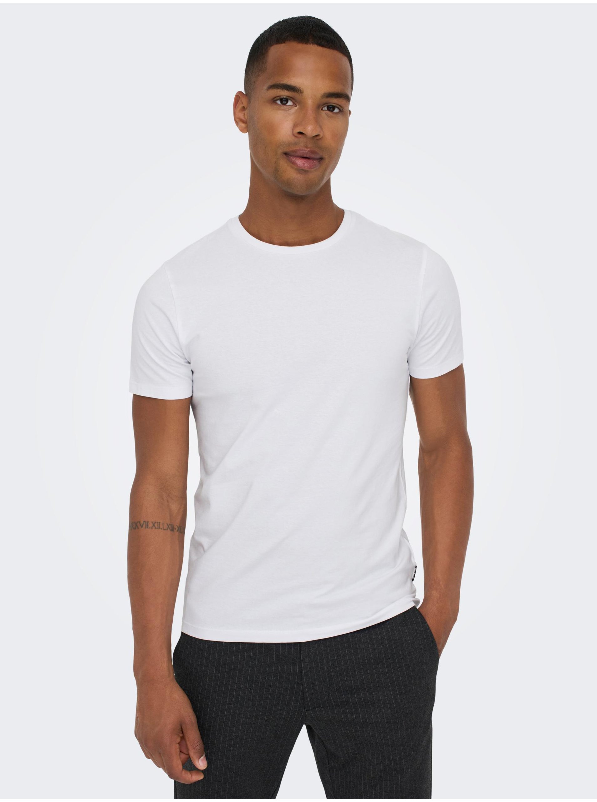 E-shop Sada dvou pánských basic triček v bílé barvě ONLY & SONS