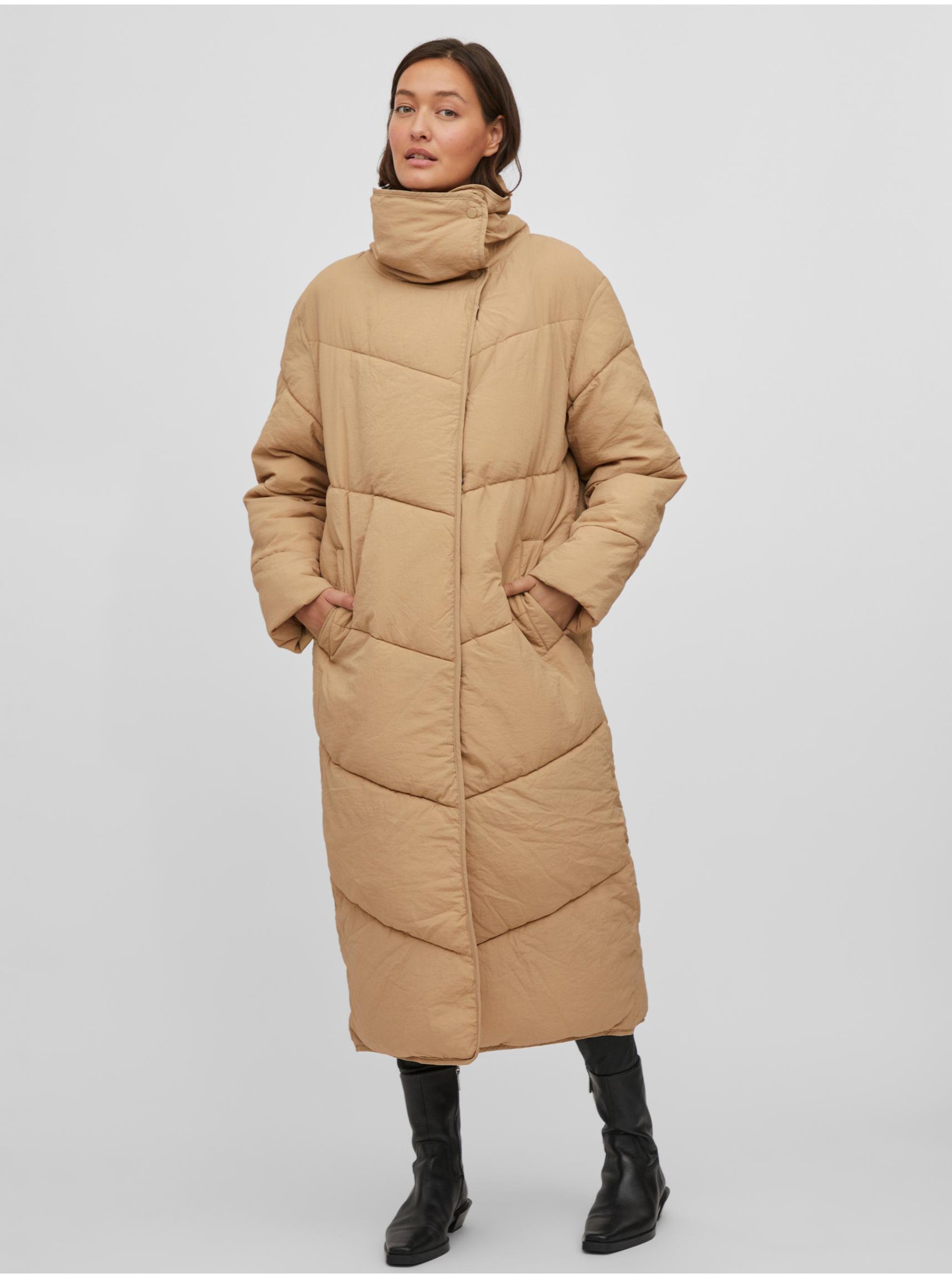 Levně Béžový dámský prošívaný zimní kabát s límcem VILA Louisa