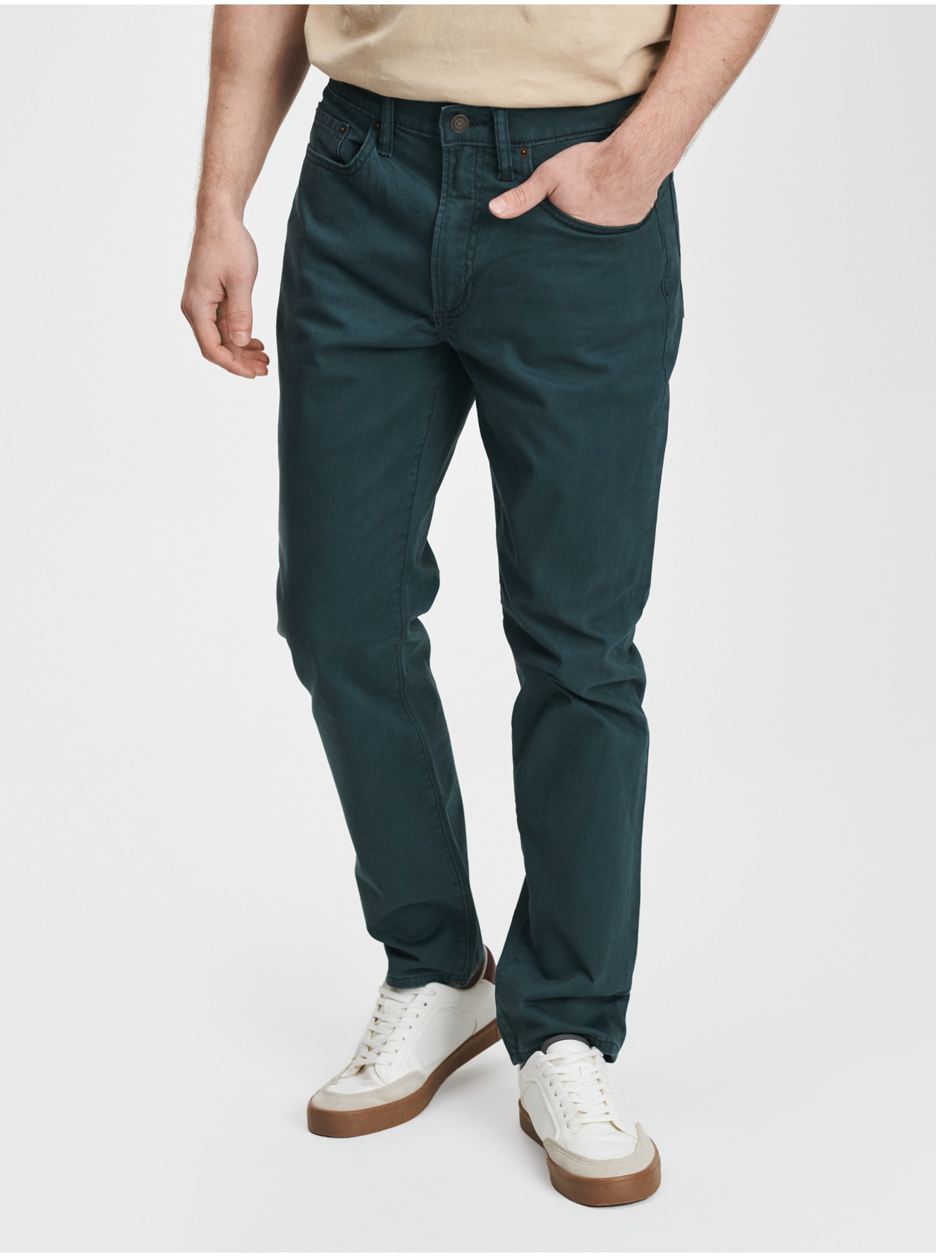 Lacno Zelené pánské kalhoty soft wear slim with GapFlex GAP