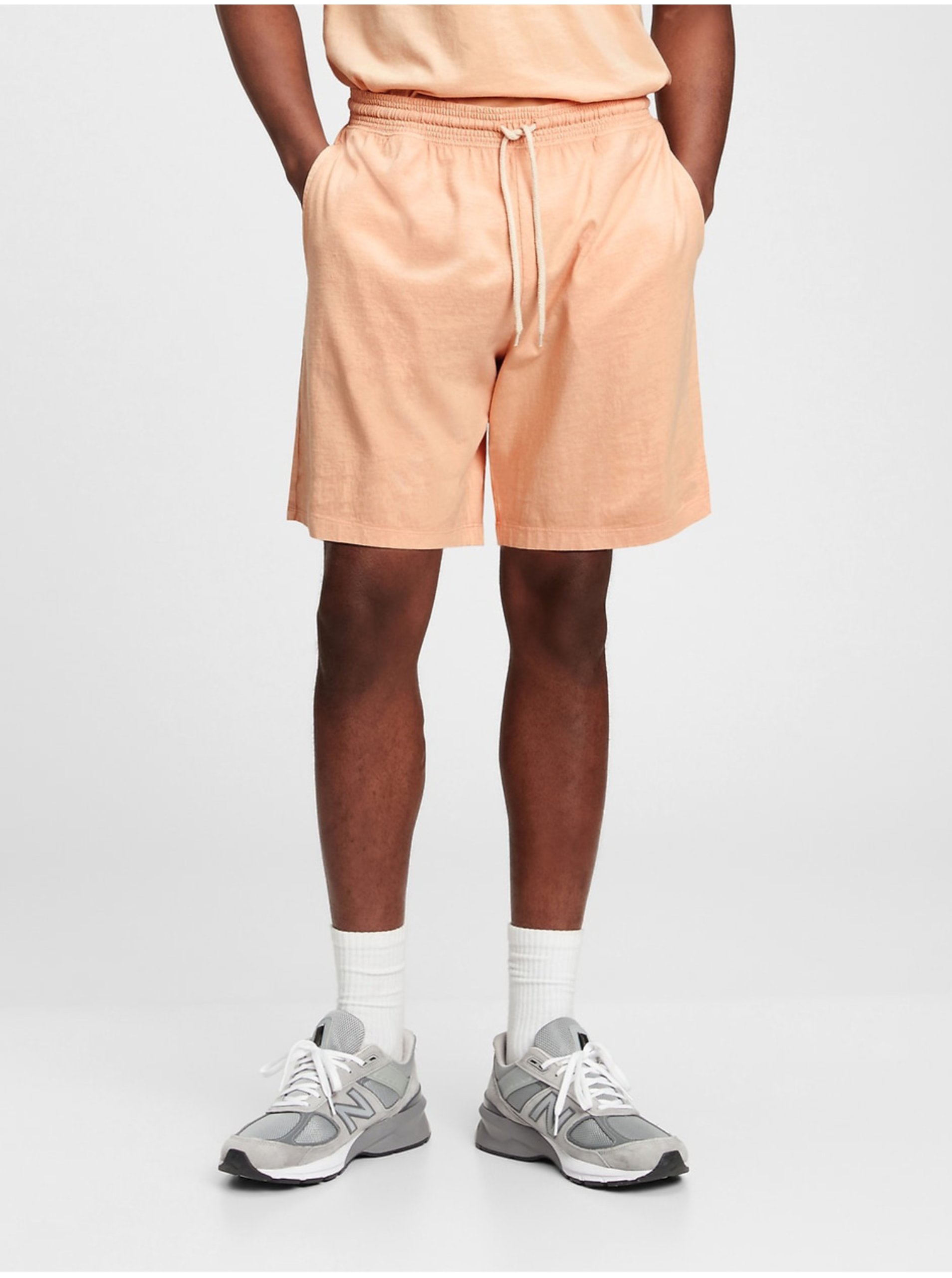 Levně Oranžové pánské kraťasy GAP jersey shorts
