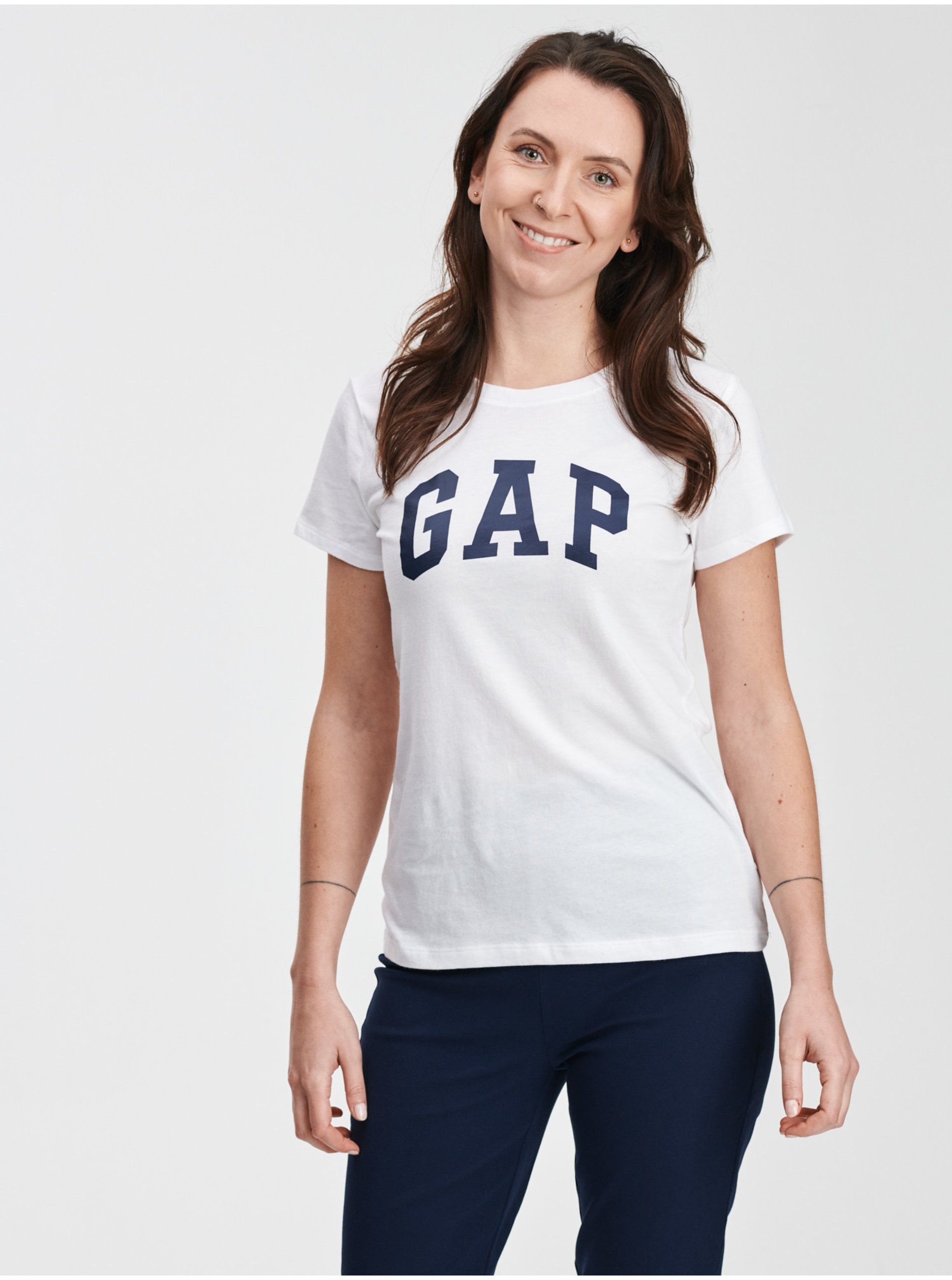 Levně Bílé dámské tričko GAP Logo t-shirt