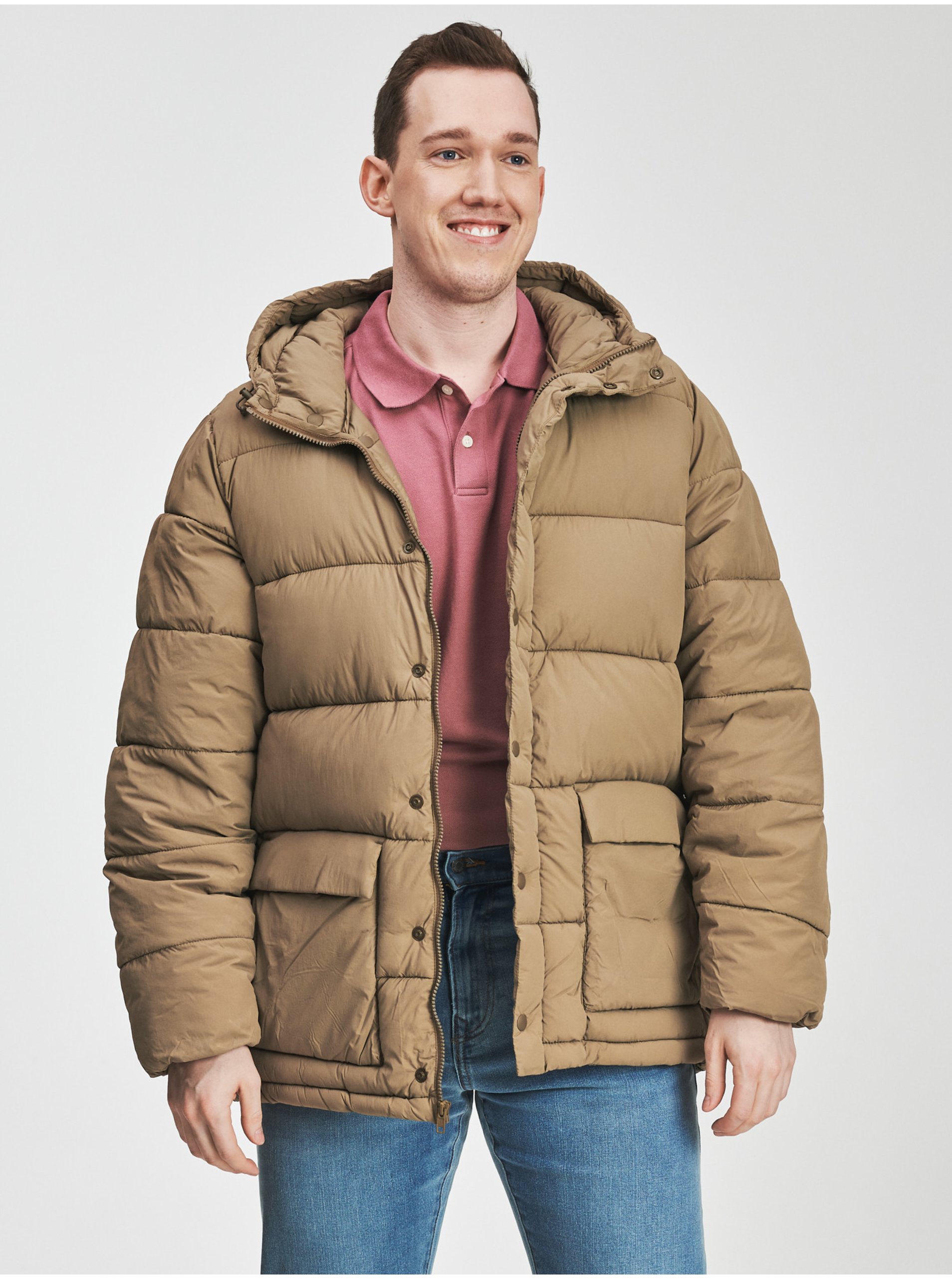E-shop Béžová pánská bunda zimní s kapucí GAP