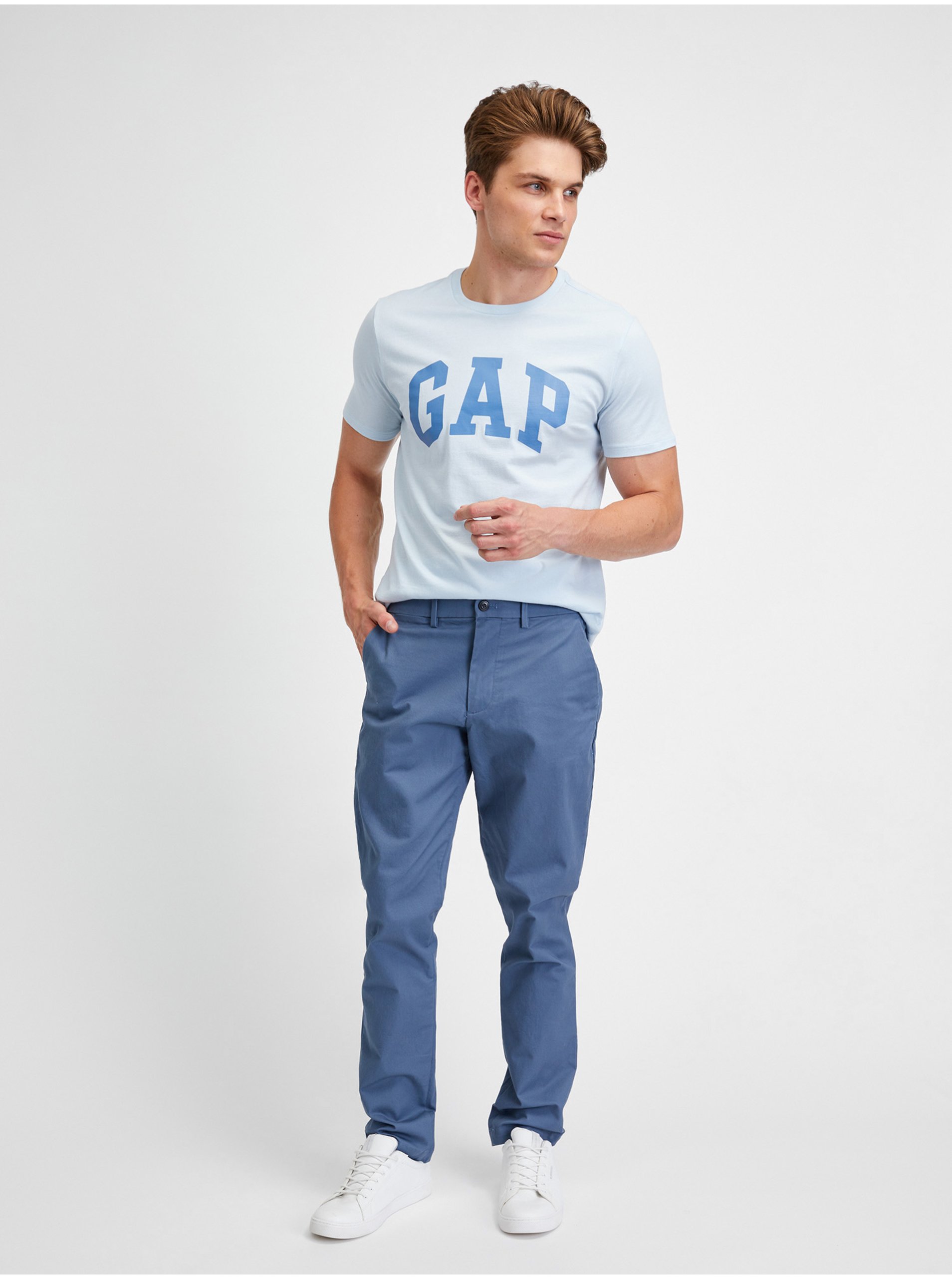 Levně Modré pánské kalhoty modern khakis slim fit GapFlex GAP