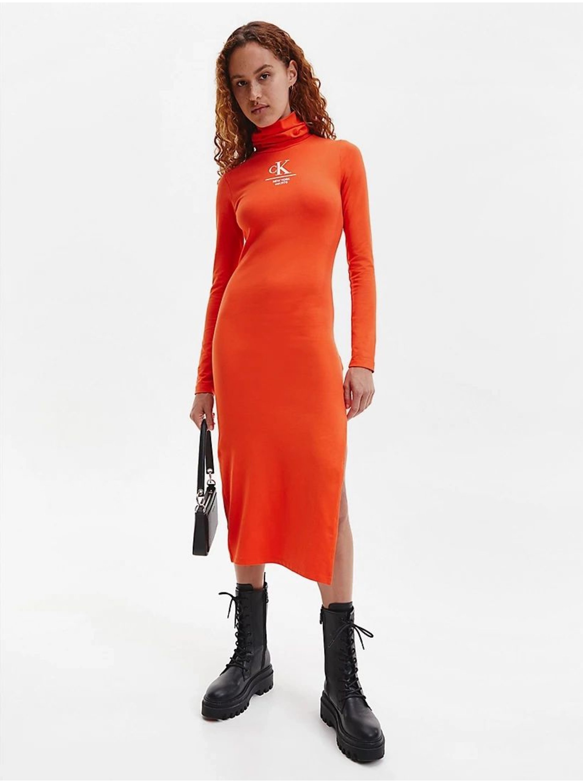 E-shop Oranžové dámské pouzdrové midišaty s rozparkem Calvin Klein Jeans