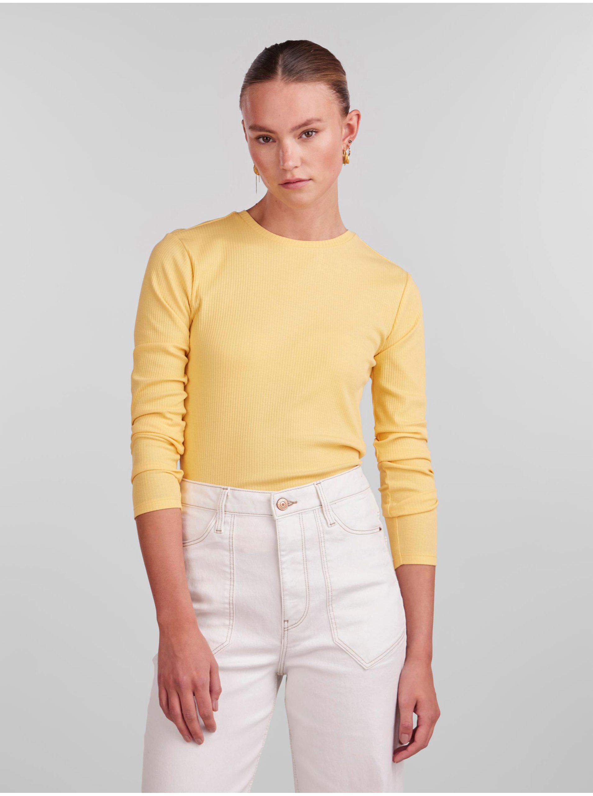 Levně Žluté dámské basic tričko s dlouhým rukávem Pieces Ruka