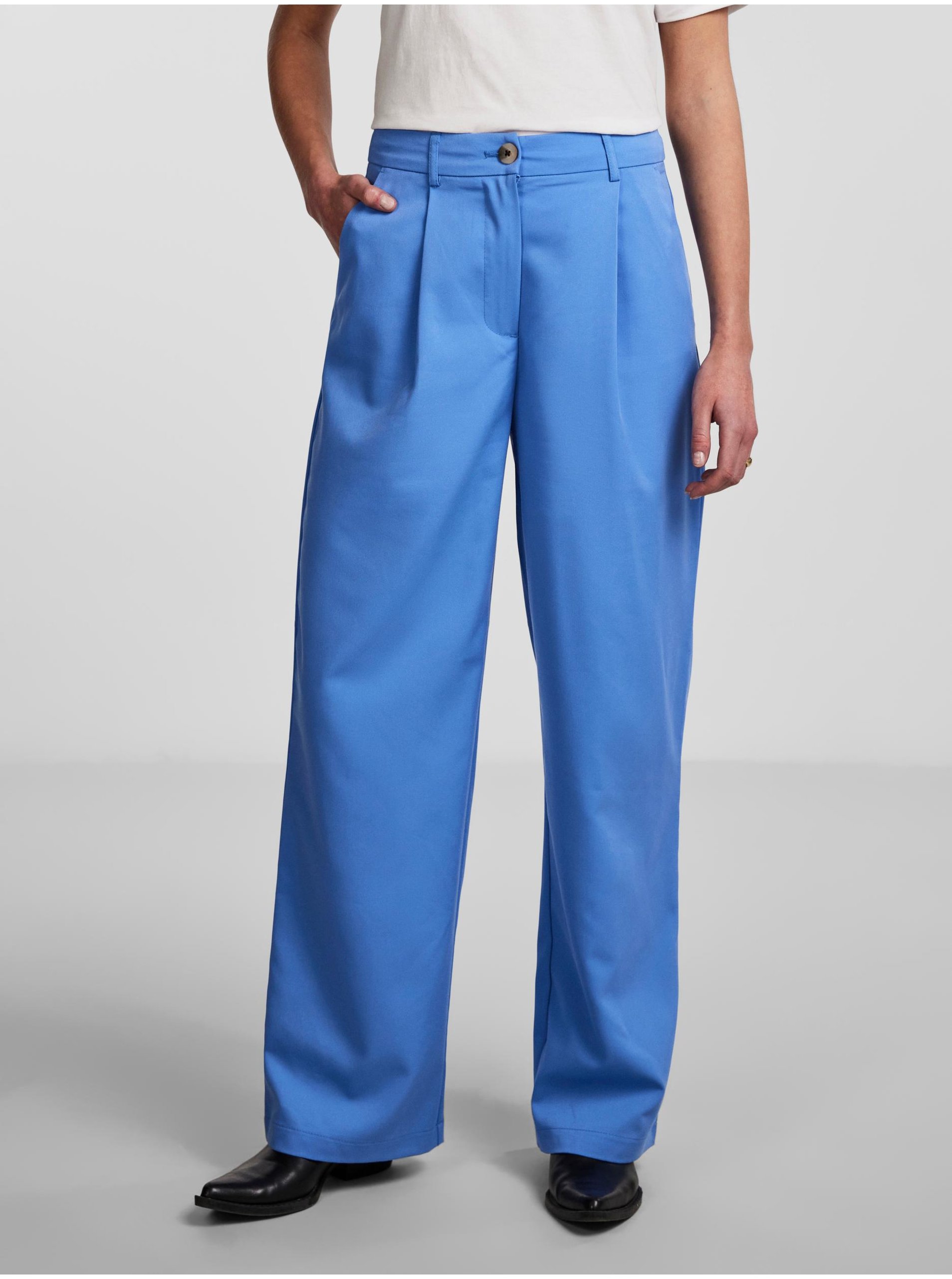 Levně Modré dámské široké kalhoty Pieces Thelma