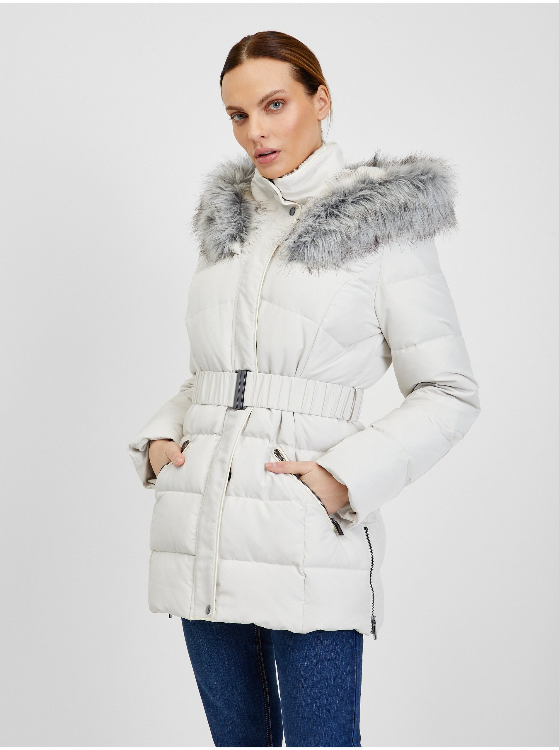 Levně Krémová dámská zimní prošívaná bunda s páskem ORSAY