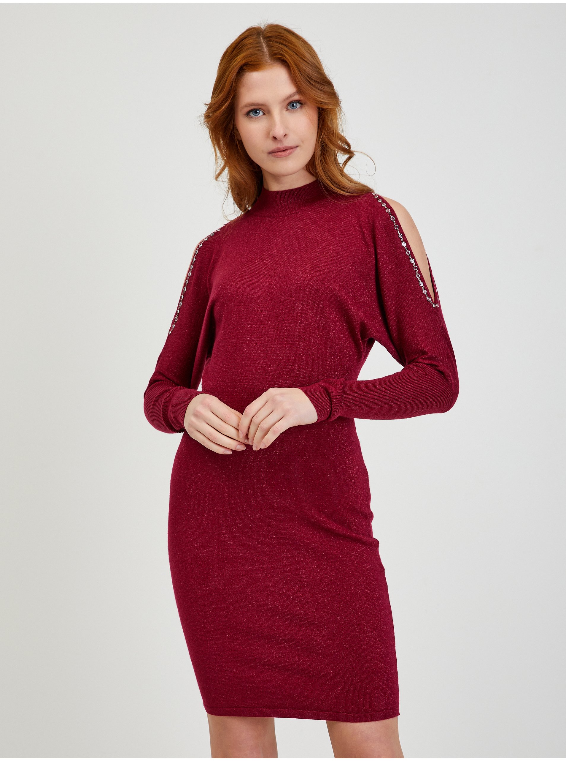 Levně Vínové dámské svetrové šaty s průstřihy ORSAY