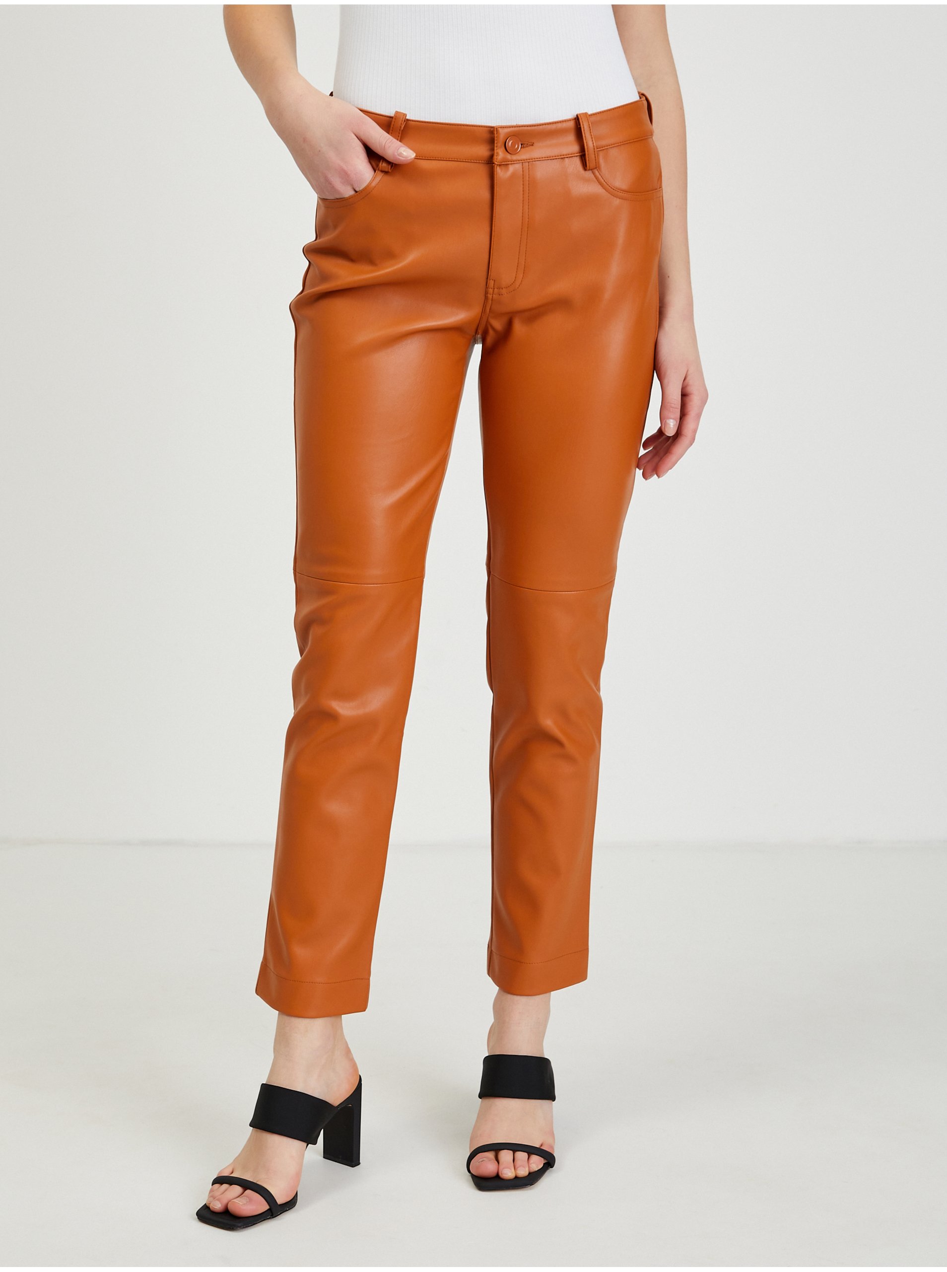 E-shop Hnědé dámské koženkové kalhoty ORSAY