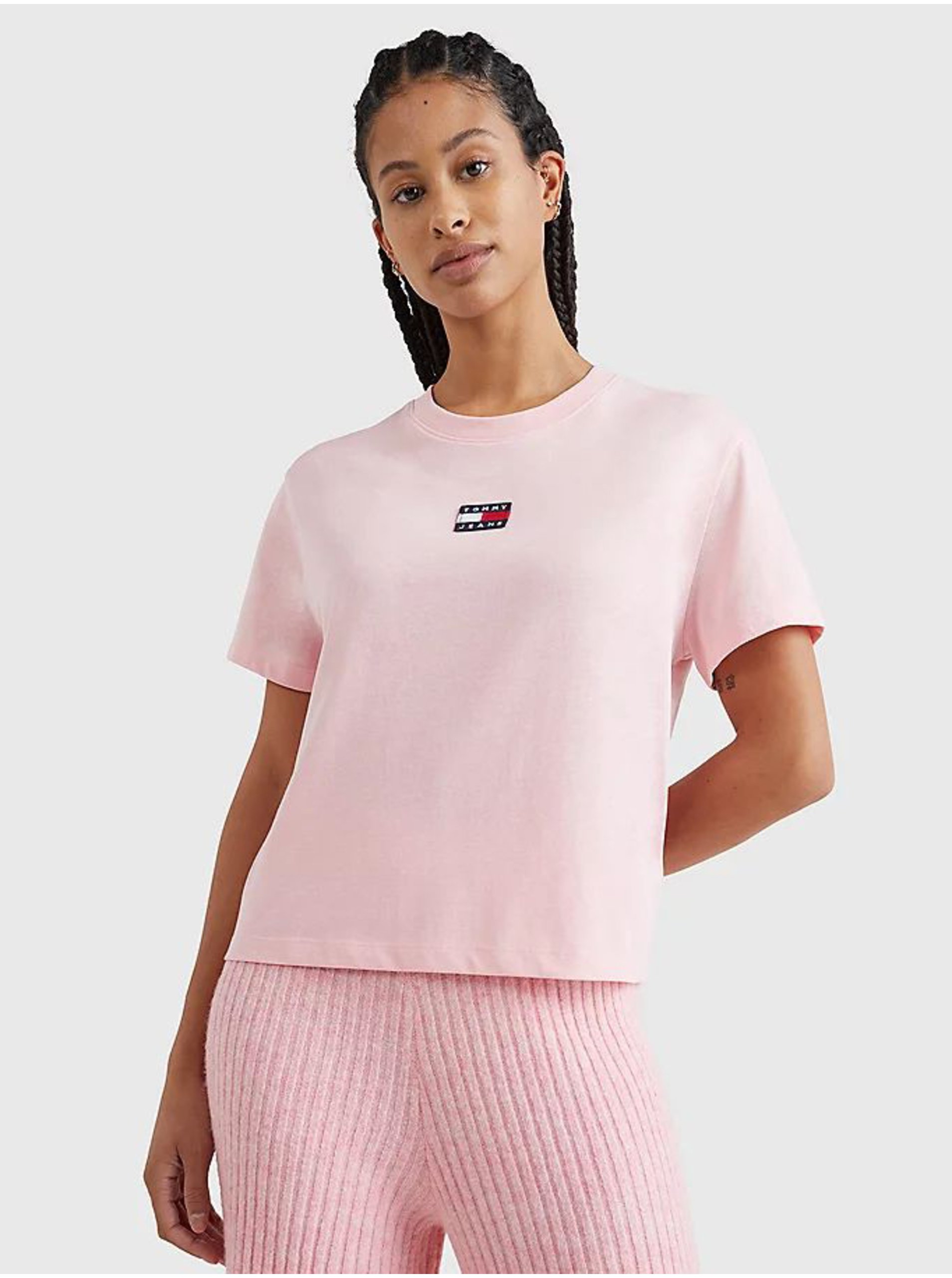 Levně Růžové dámské tričko Tommy Jeans