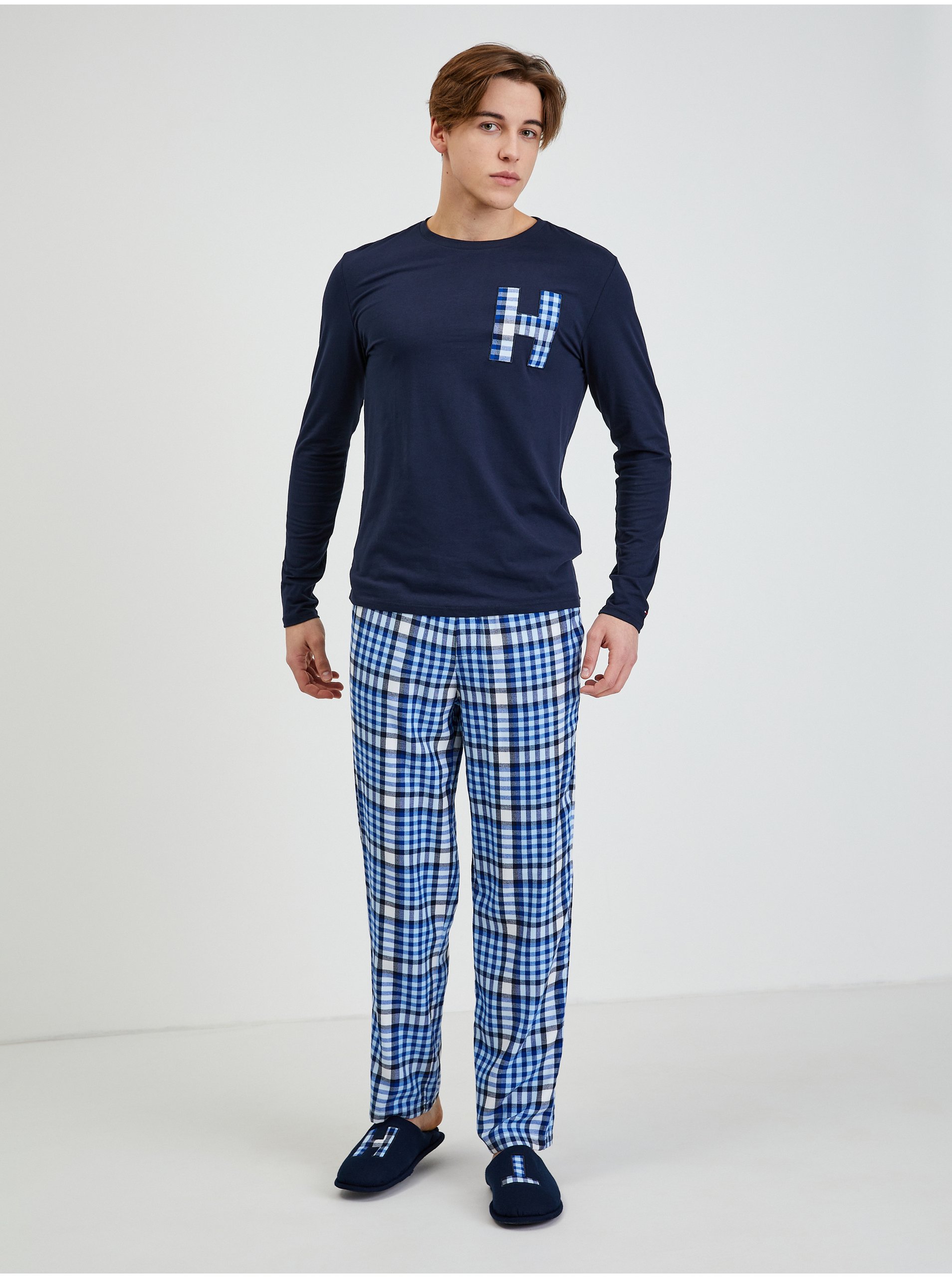 Levně Sada pánského kostkovaného pyžama a pantoflí v modré barvě Tommy Hilfiger Underwear