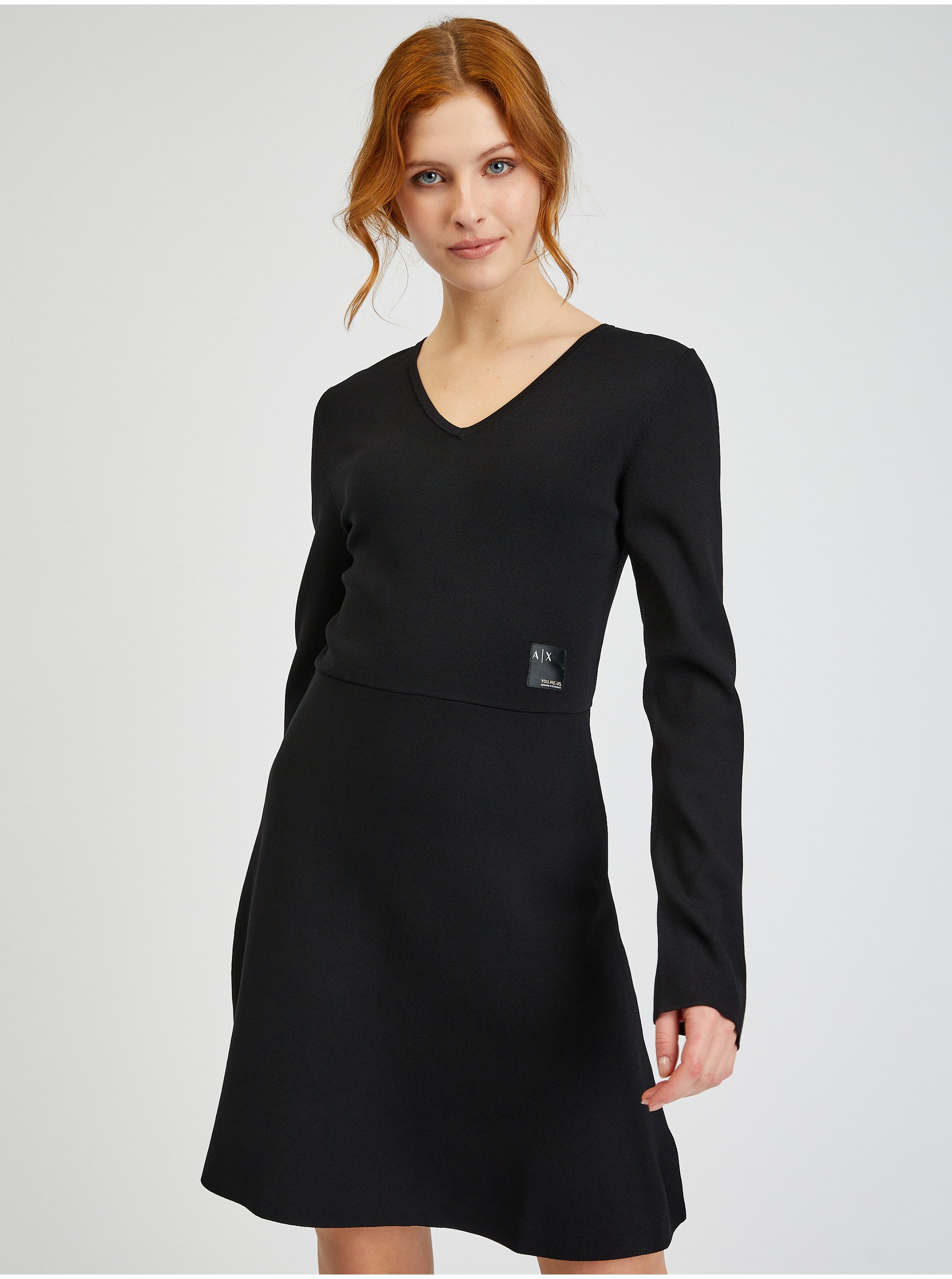 Levně Černé dámské svetrové šaty Armani Exchange