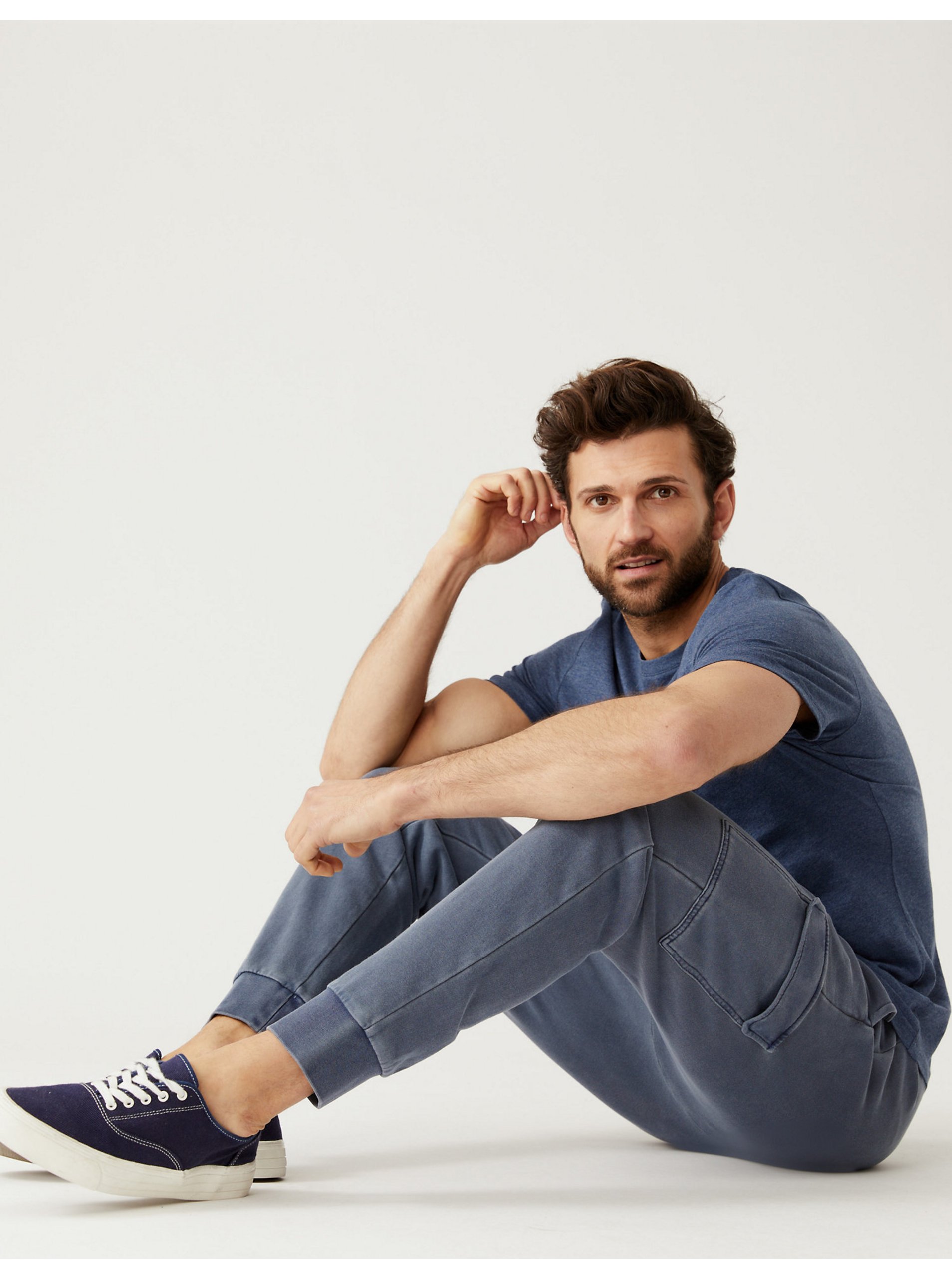 Levně Modré pánské bavlněné basic tričko Marks & Spencer Denim